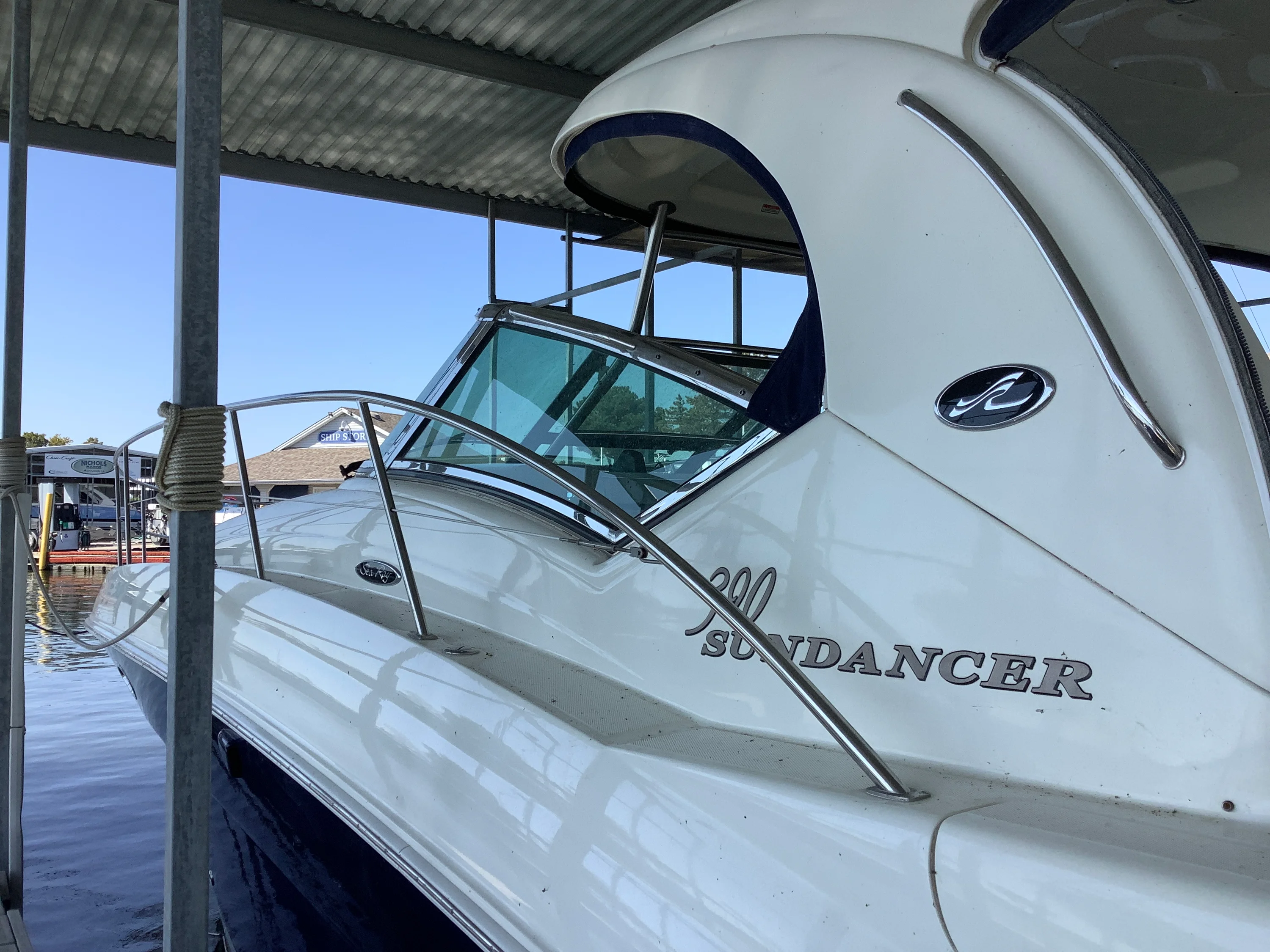 2004 Sea Ray 390 SUNDANCER Image Thumbnail #5