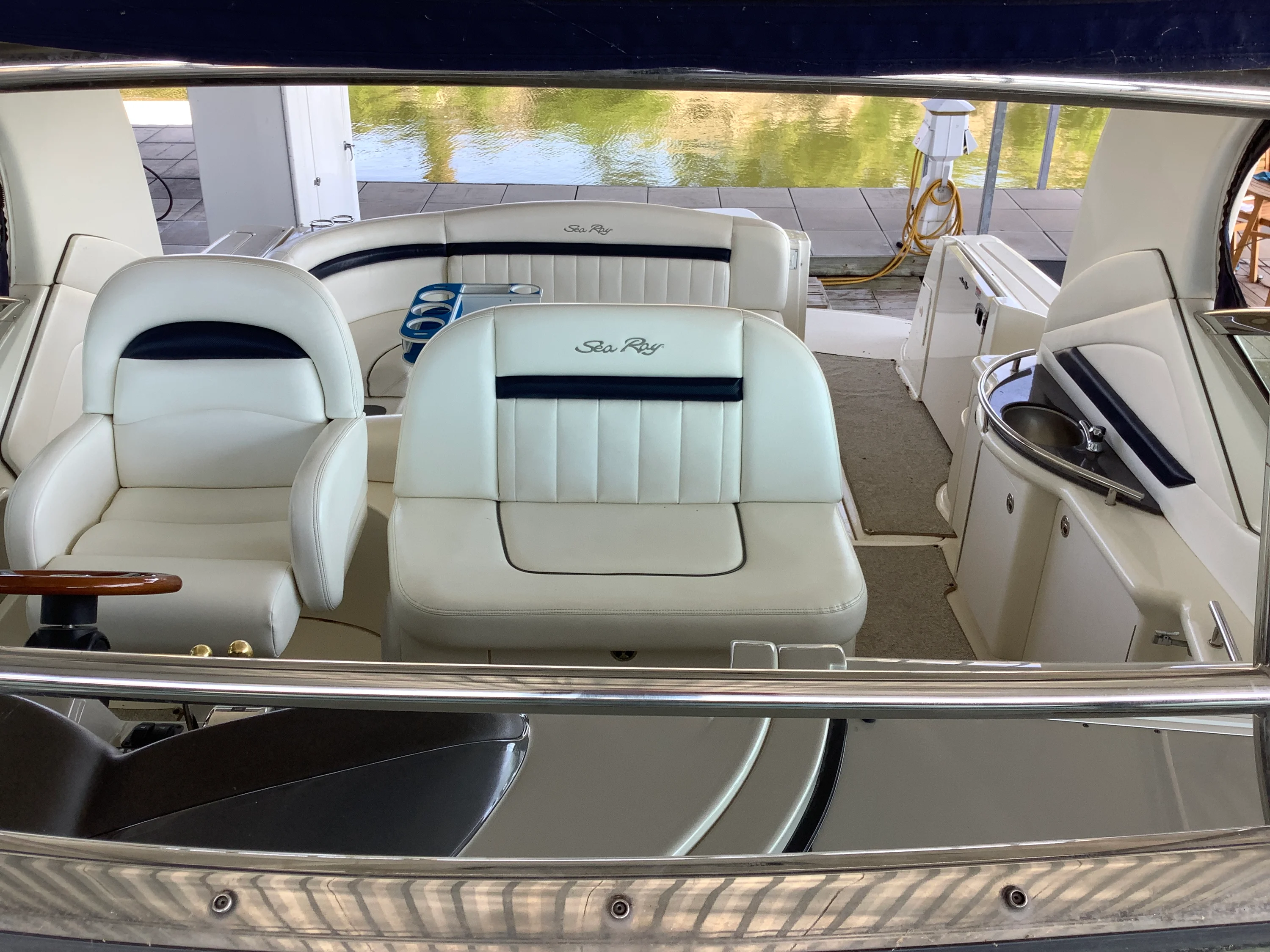 2004 Sea Ray 390 SUNDANCER Image Thumbnail #27