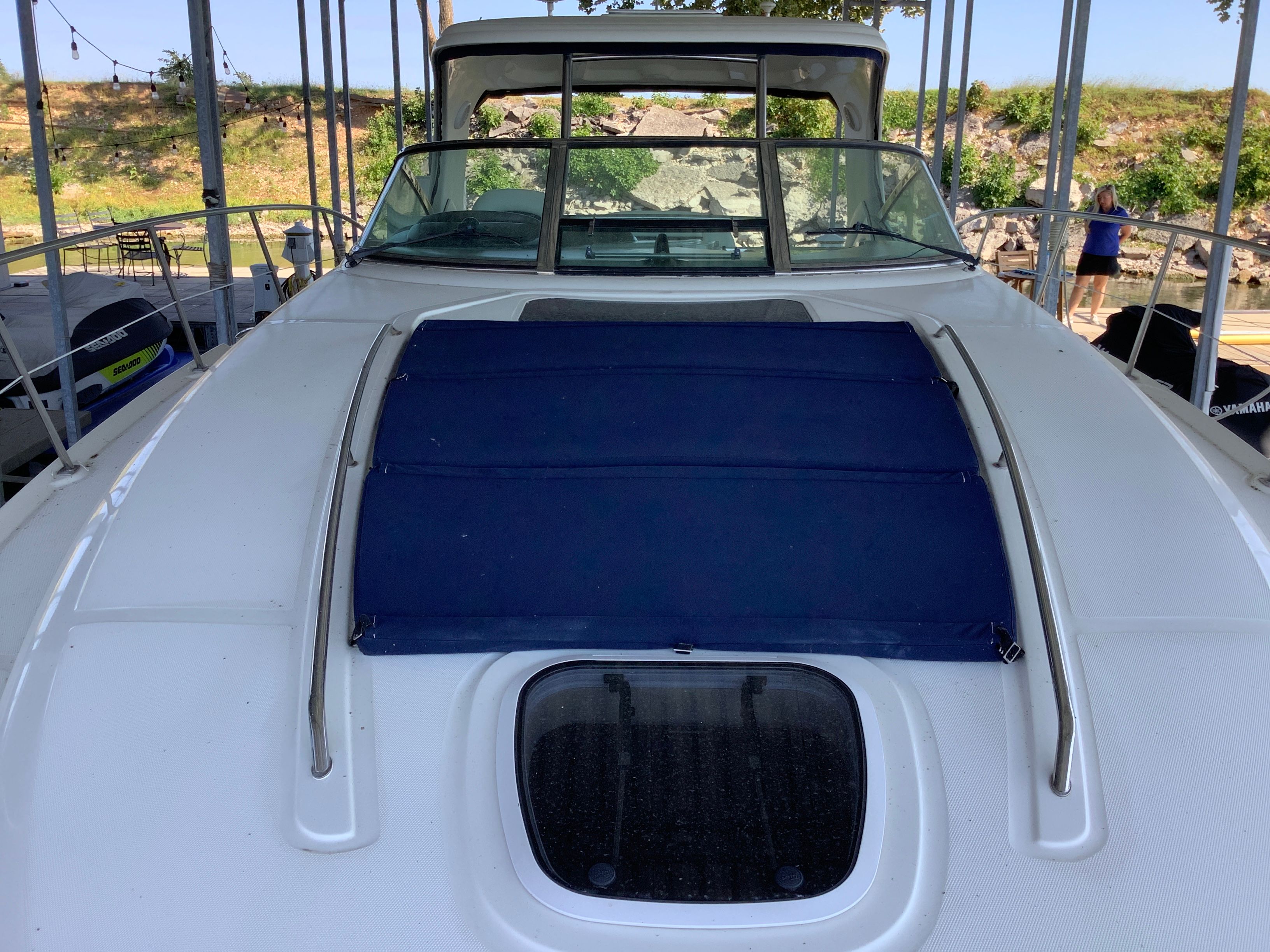 2004 Sea Ray 390 SUNDANCER Image Thumbnail #11