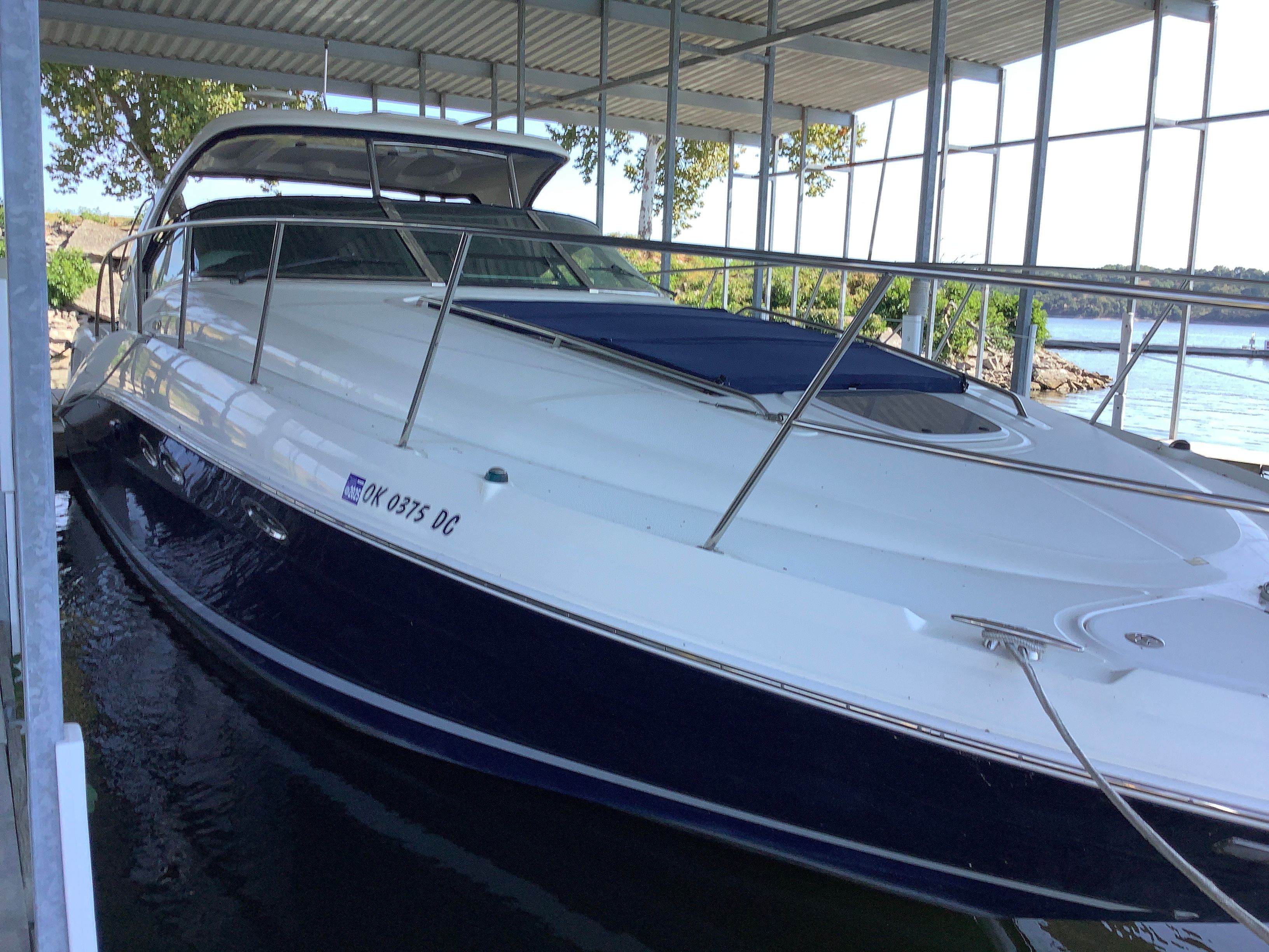 2004 Sea Ray 390 SUNDANCER Image Thumbnail #3