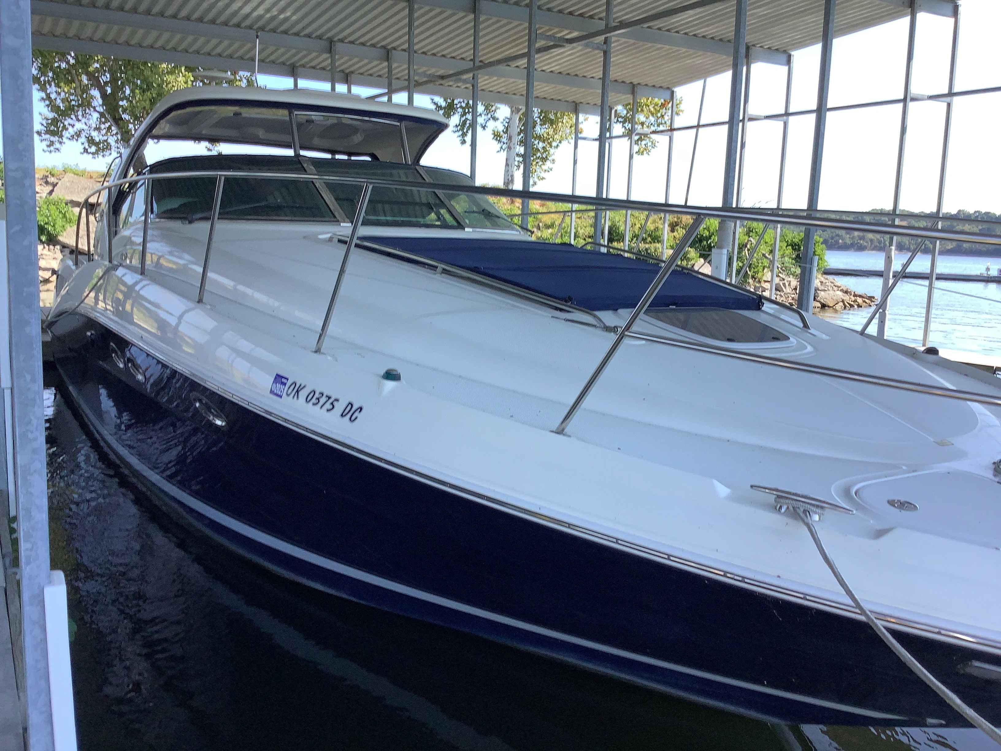 2004 Sea Ray 390 SUNDANCER Image Thumbnail #3