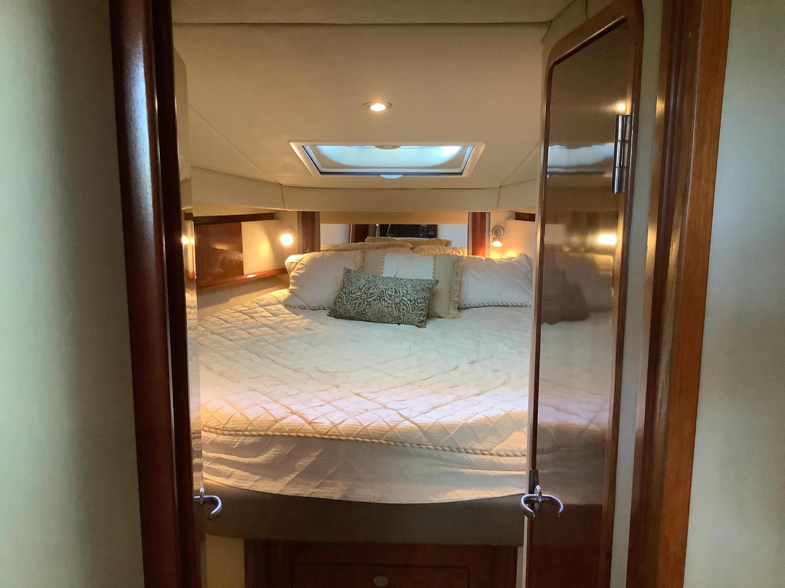 2004 Sea Ray 390 SUNDANCER Image Thumbnail #36