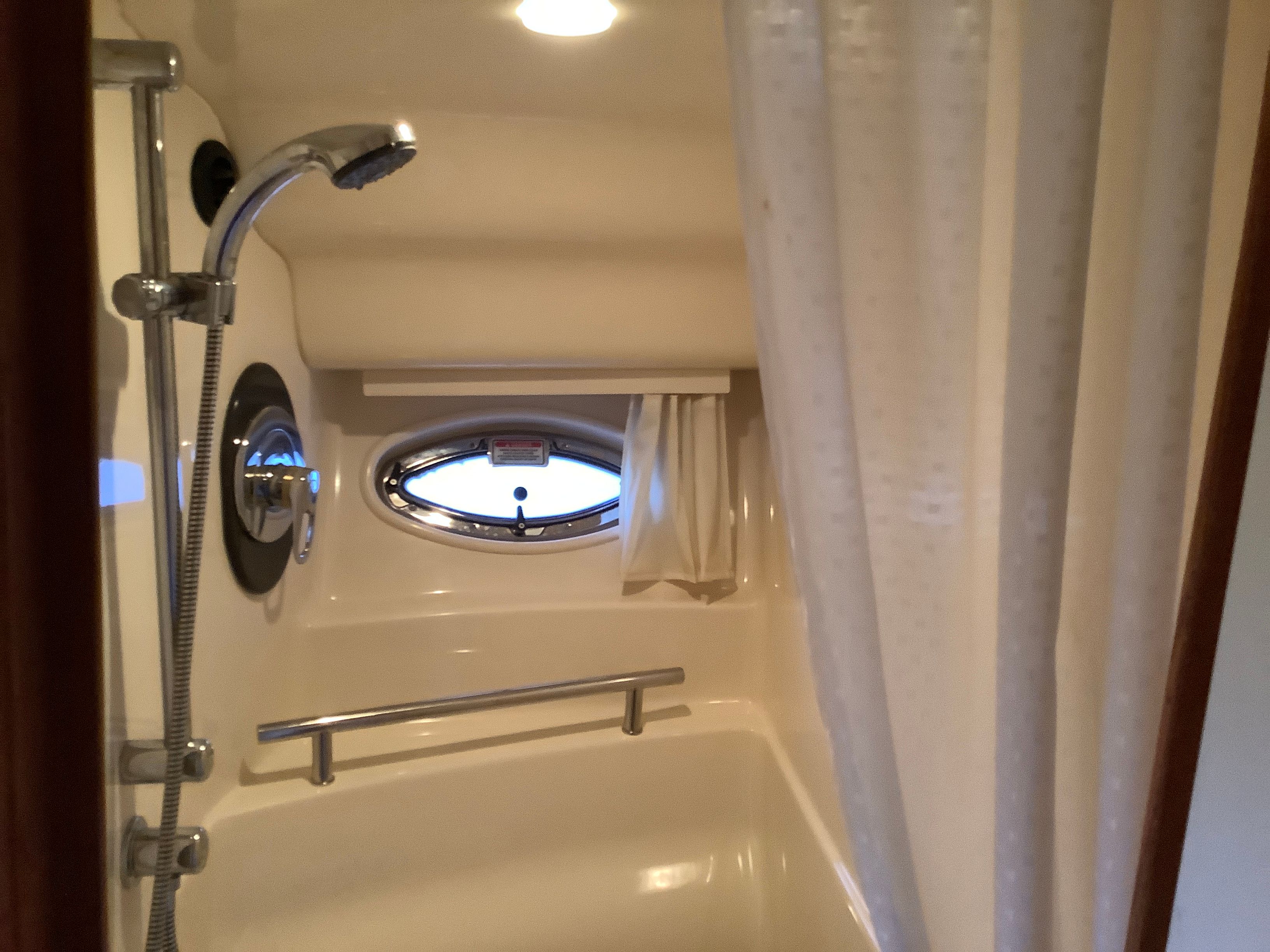 2004 Sea Ray 390 SUNDANCER Image Thumbnail #39