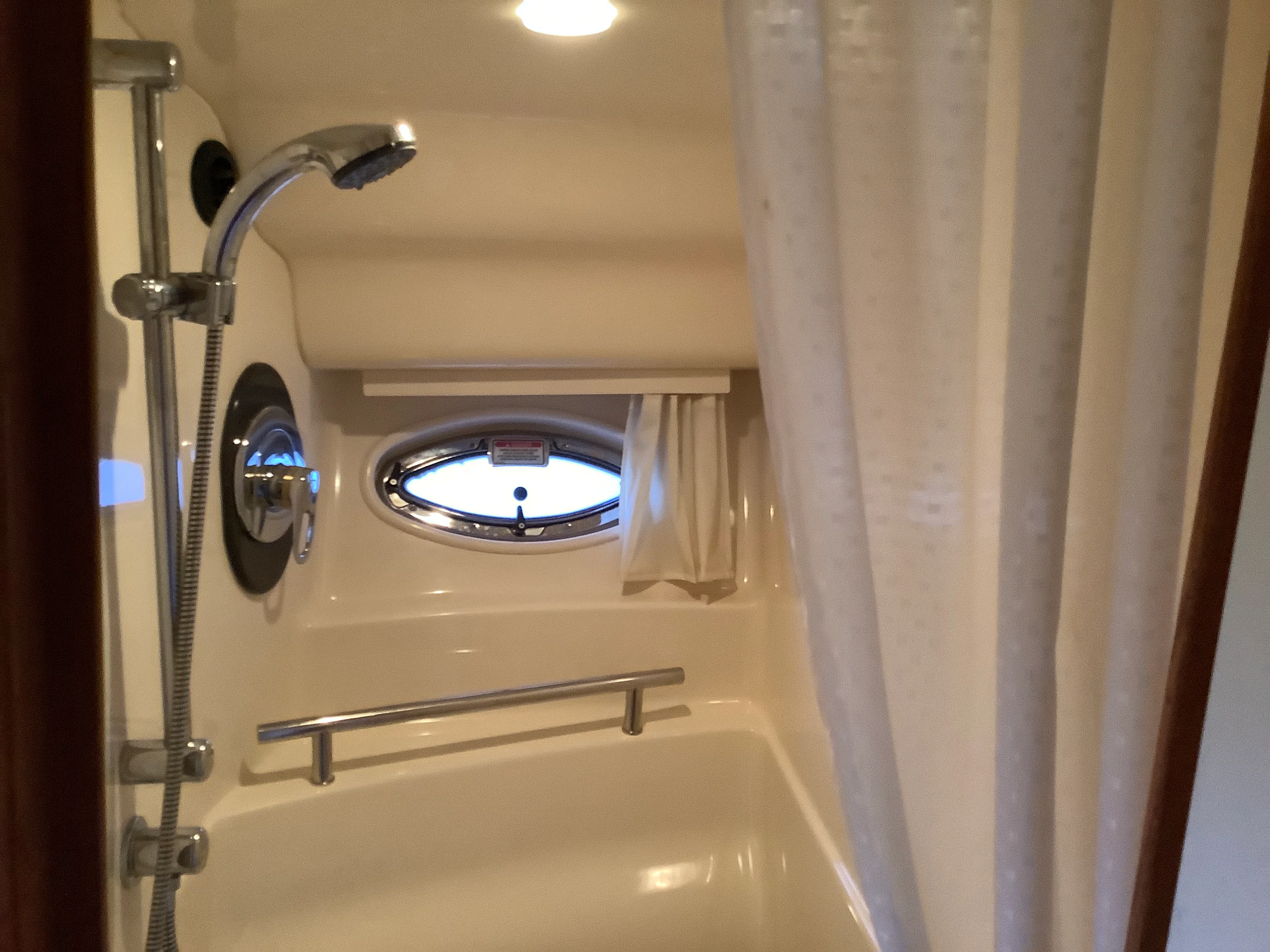 2004 Sea Ray 390 SUNDANCER Image Thumbnail #39