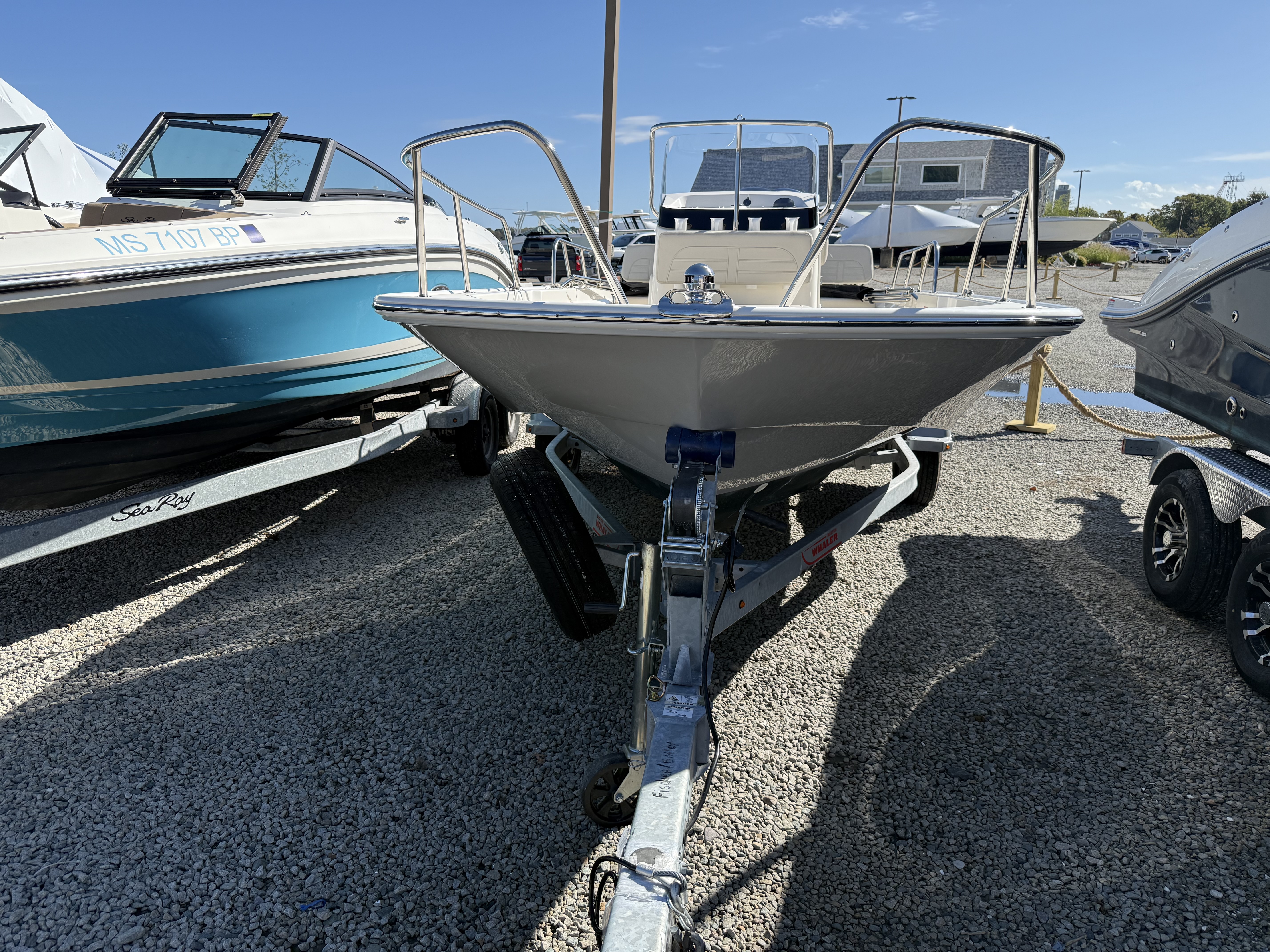 2024 Boston Whaler 170 MONTAUK Image Thumbnail #3