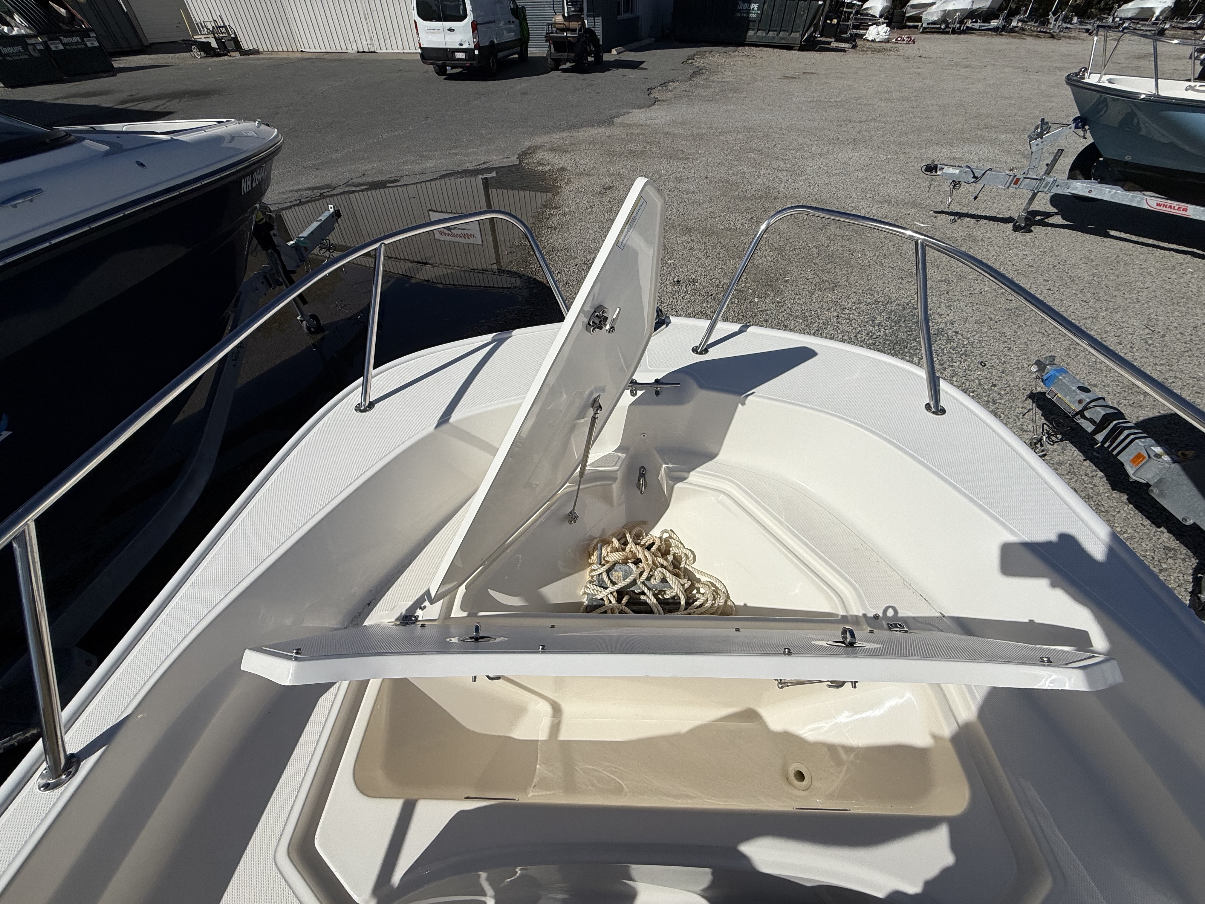 2024 Boston Whaler 170 MONTAUK Image Thumbnail #9