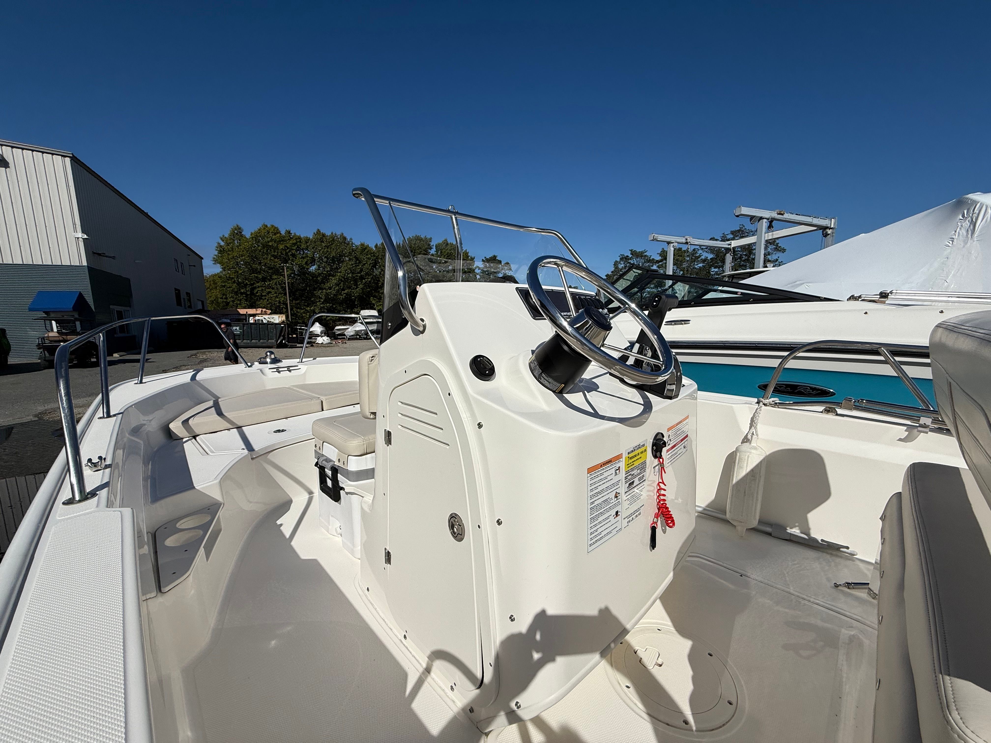 2024 Boston Whaler 170 MONTAUK Image Thumbnail #1