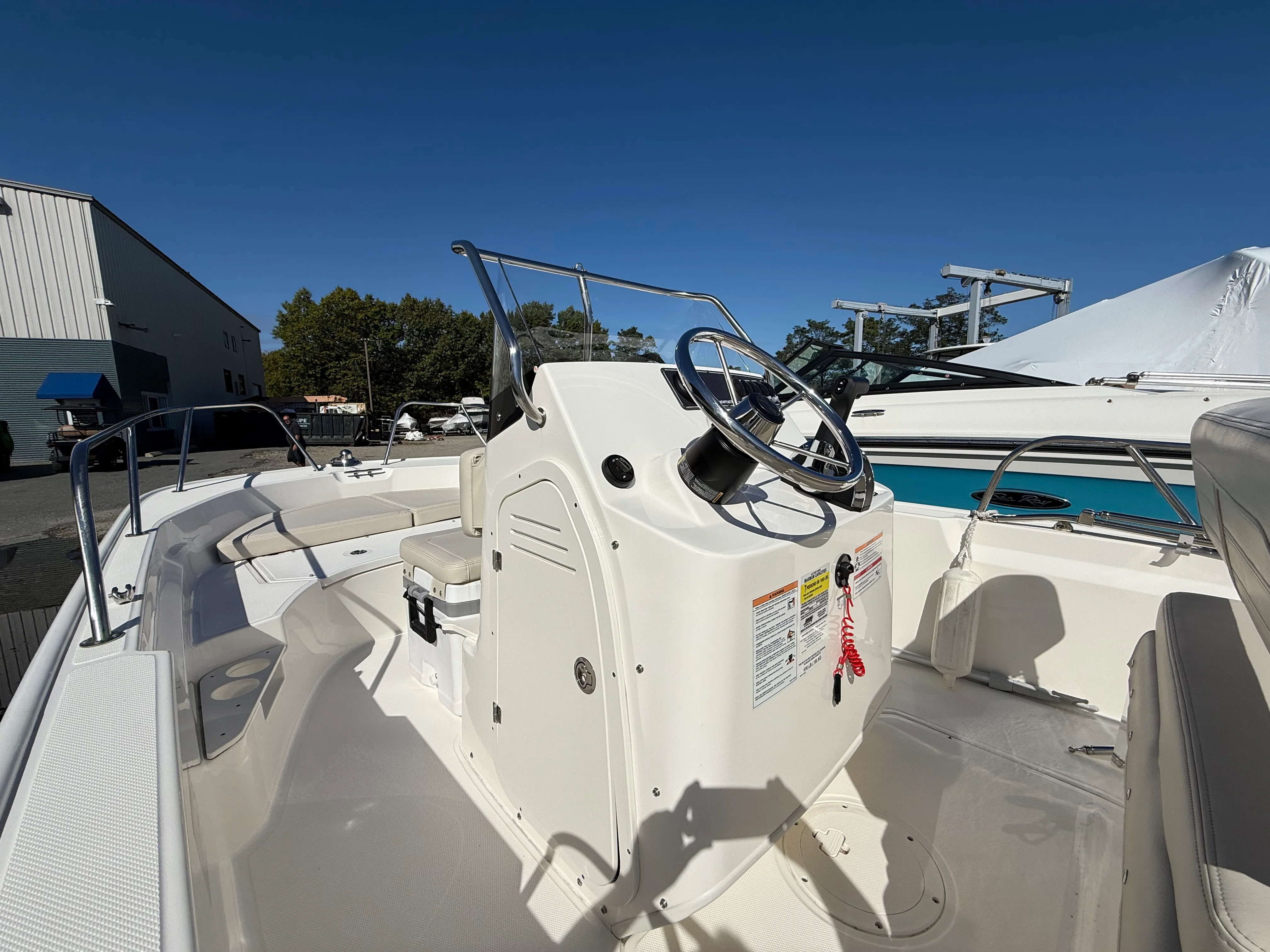 2024 Boston Whaler 170 MONTAUK Image Thumbnail #1