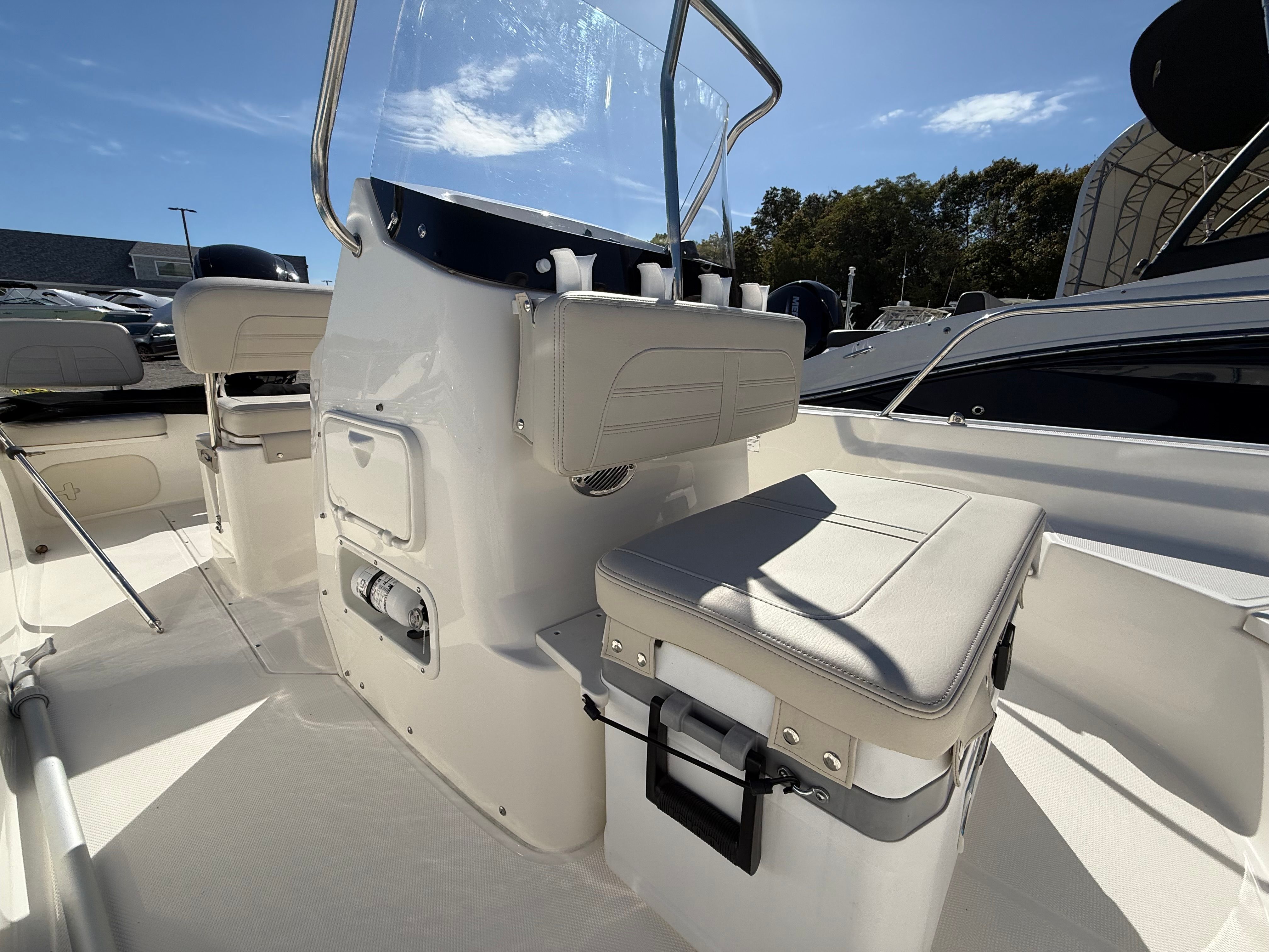 2024 Boston Whaler 170 MONTAUK Image Thumbnail #6