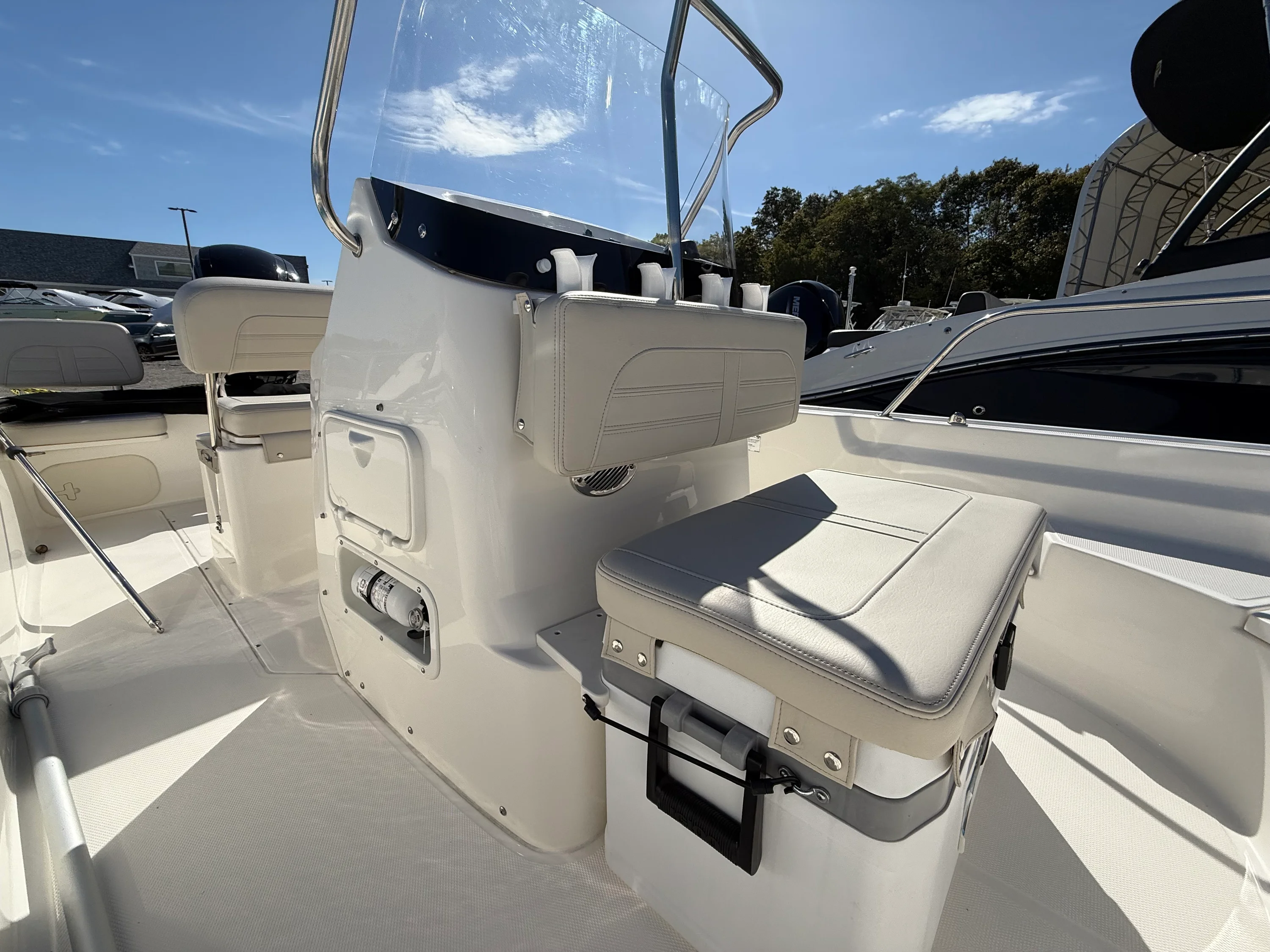 2024 Boston Whaler 170 MONTAUK Image Thumbnail #6