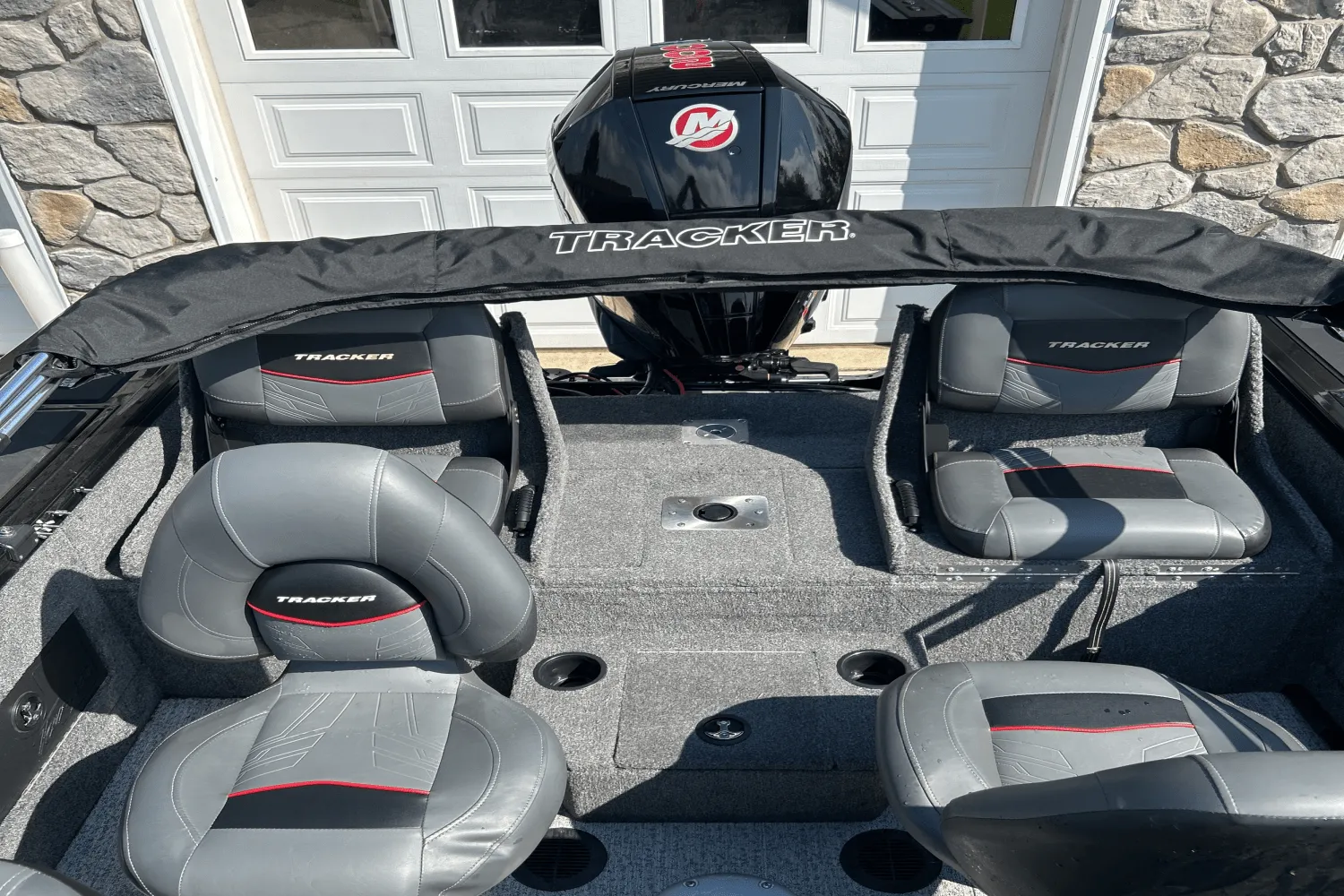 2024 Sun Tracker TARGA V 18 Image Thumbnail #9