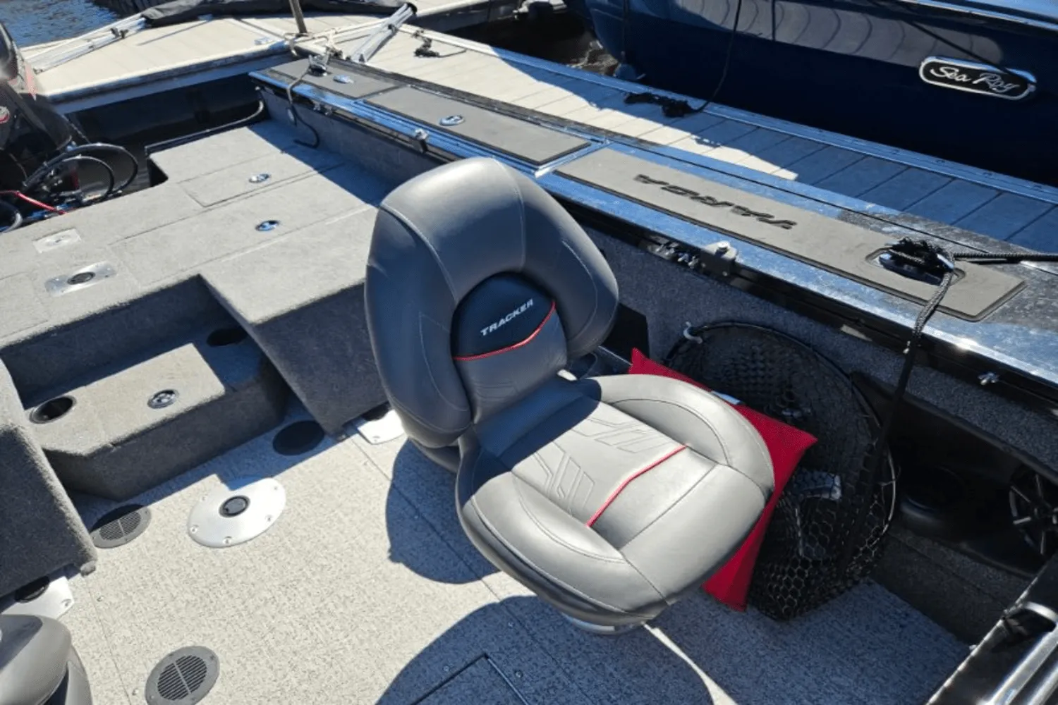 2024 Sun Tracker TARGA V 18 Image Thumbnail #30