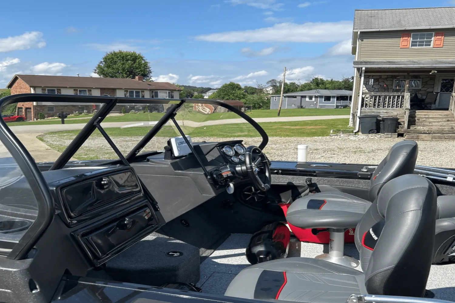 2024 Sun Tracker TARGA V 18 Image Thumbnail #6