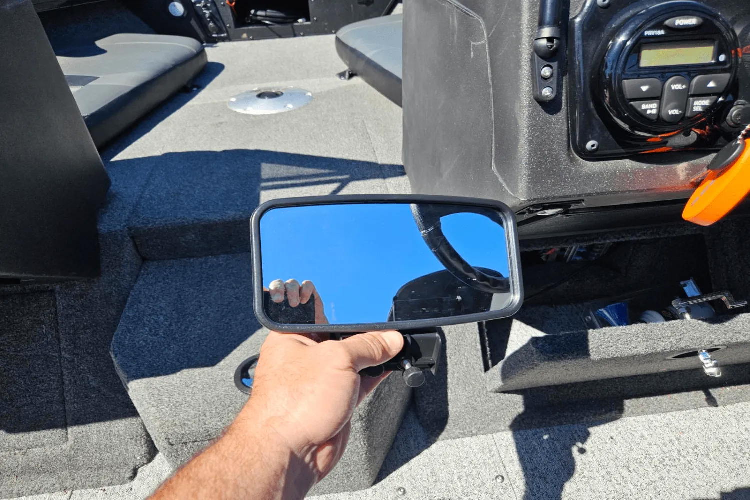 2024 Sun Tracker TARGA V 18 Image Thumbnail #52