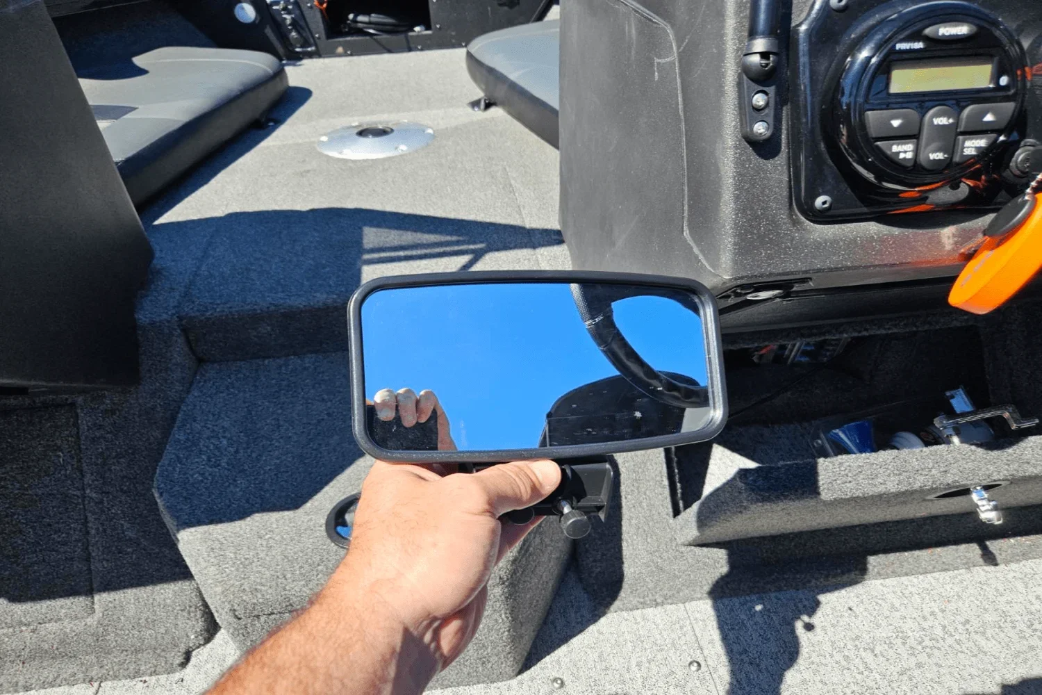 2024 Tracker TARGA V 18 Image Thumbnail #31