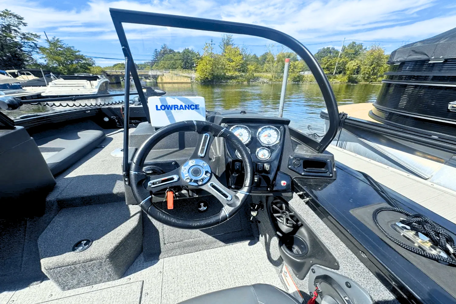 2024 Tracker TARGA V 18 Image Thumbnail #10