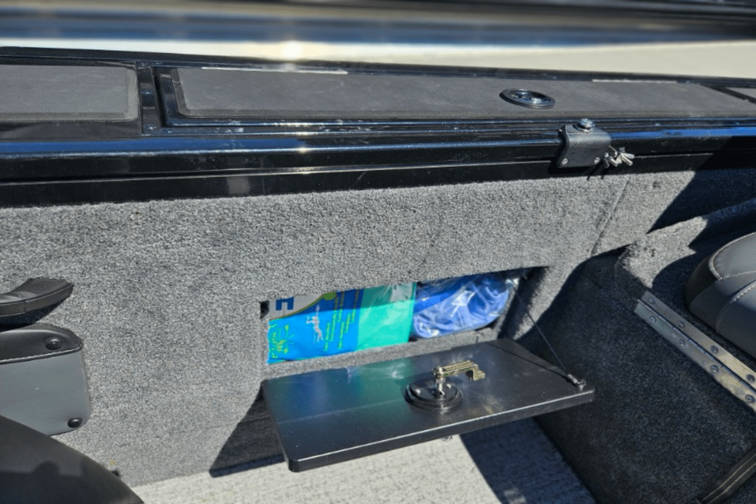 2024 Sun Tracker TARGA V 18 Image Thumbnail #28