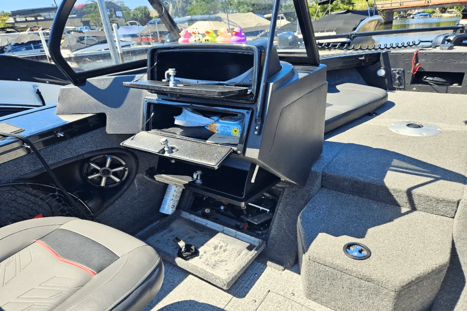 2024 Tracker TARGA V 18 Image Thumbnail #17