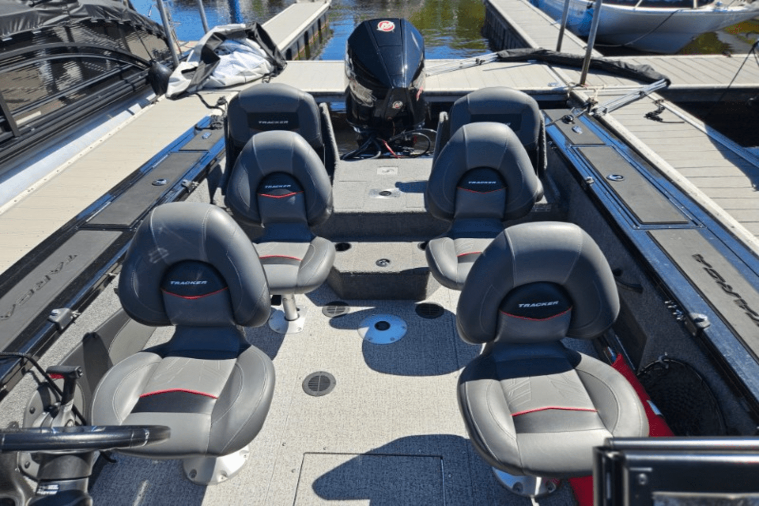 2024 Sun Tracker TARGA V 18 Image Thumbnail #6