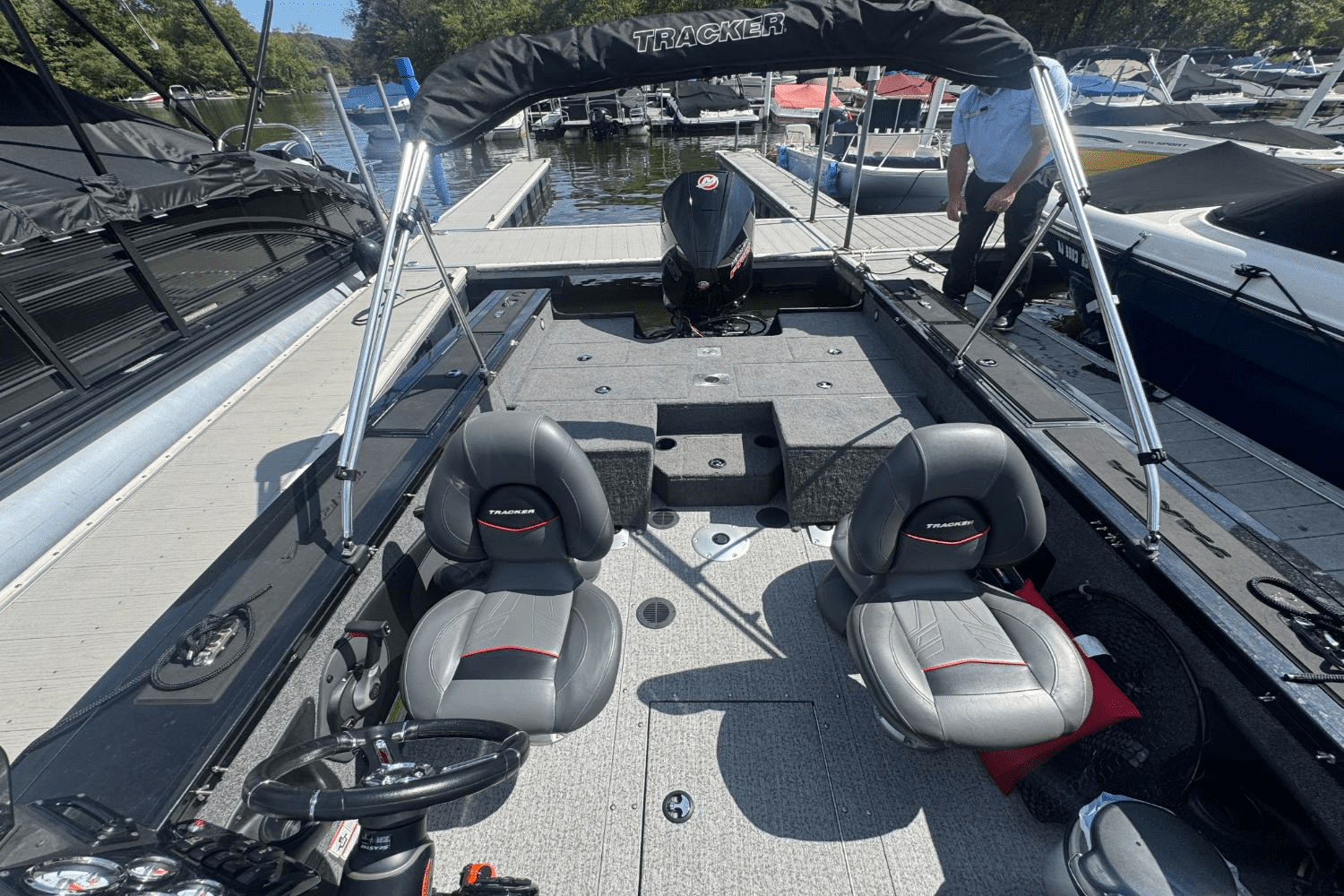 2024 Sun Tracker TARGA V 18 Image Thumbnail #4