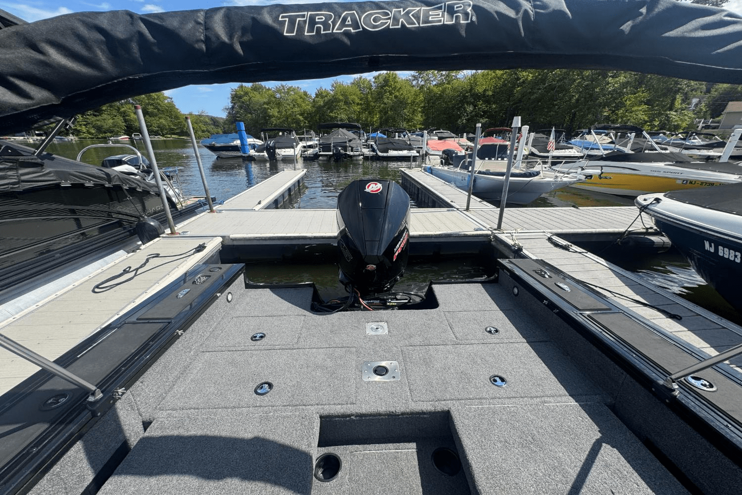 2024 Sun Tracker TARGA V 18 Image Thumbnail #5