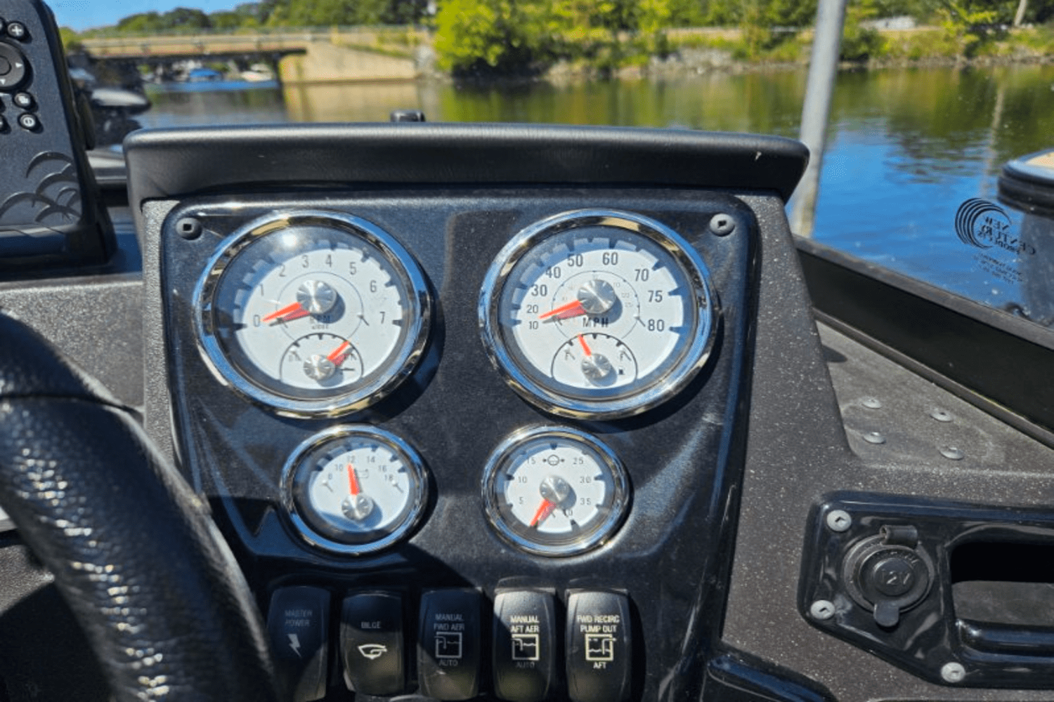 2024 Sun Tracker TARGA V 18 Image Thumbnail #14