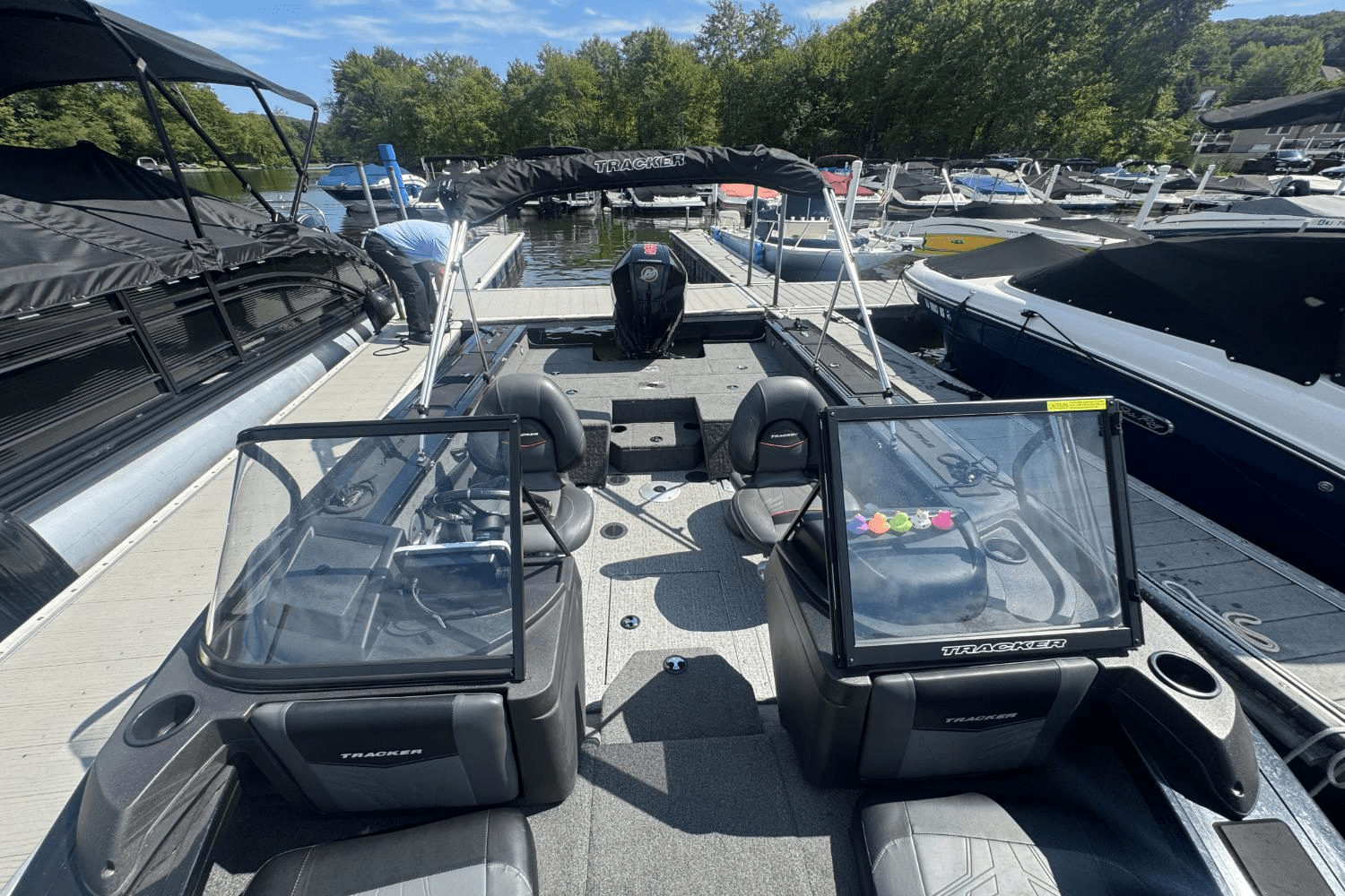 2024 Sun Tracker TARGA V 18 Image Thumbnail #7