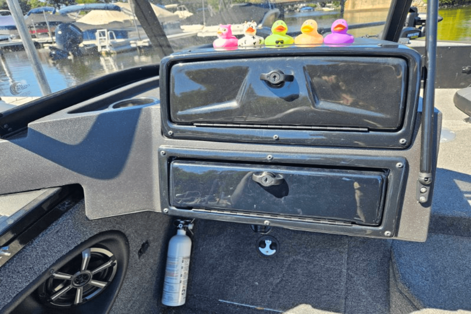 2024 Sun Tracker TARGA V 18 Image Thumbnail #18