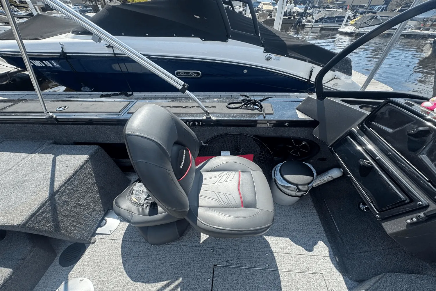 2024 Sun Tracker TARGA V 18 Image Thumbnail #31