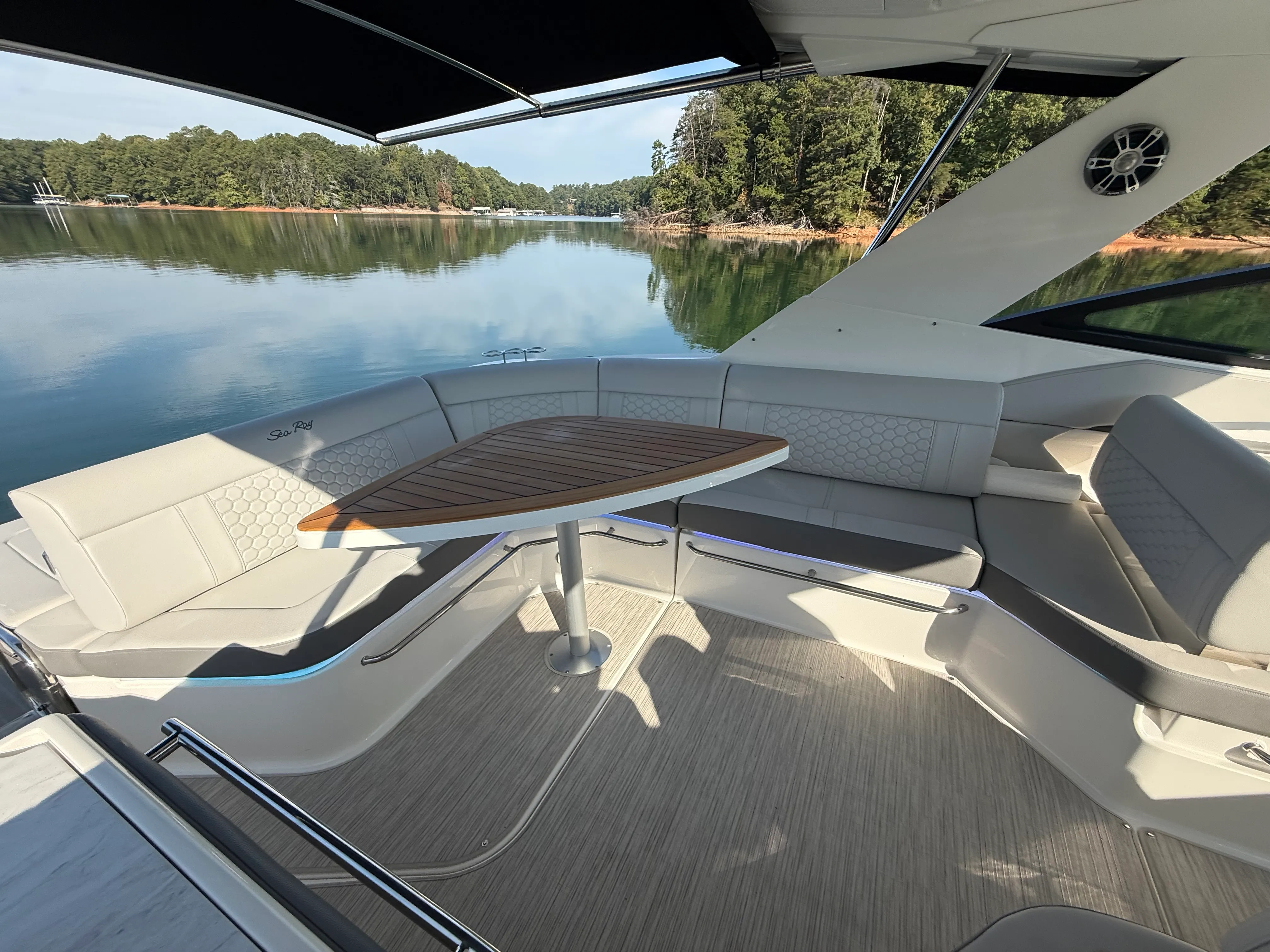 2024 Sea Ray 320 SUNDANCER Image Thumbnail #30