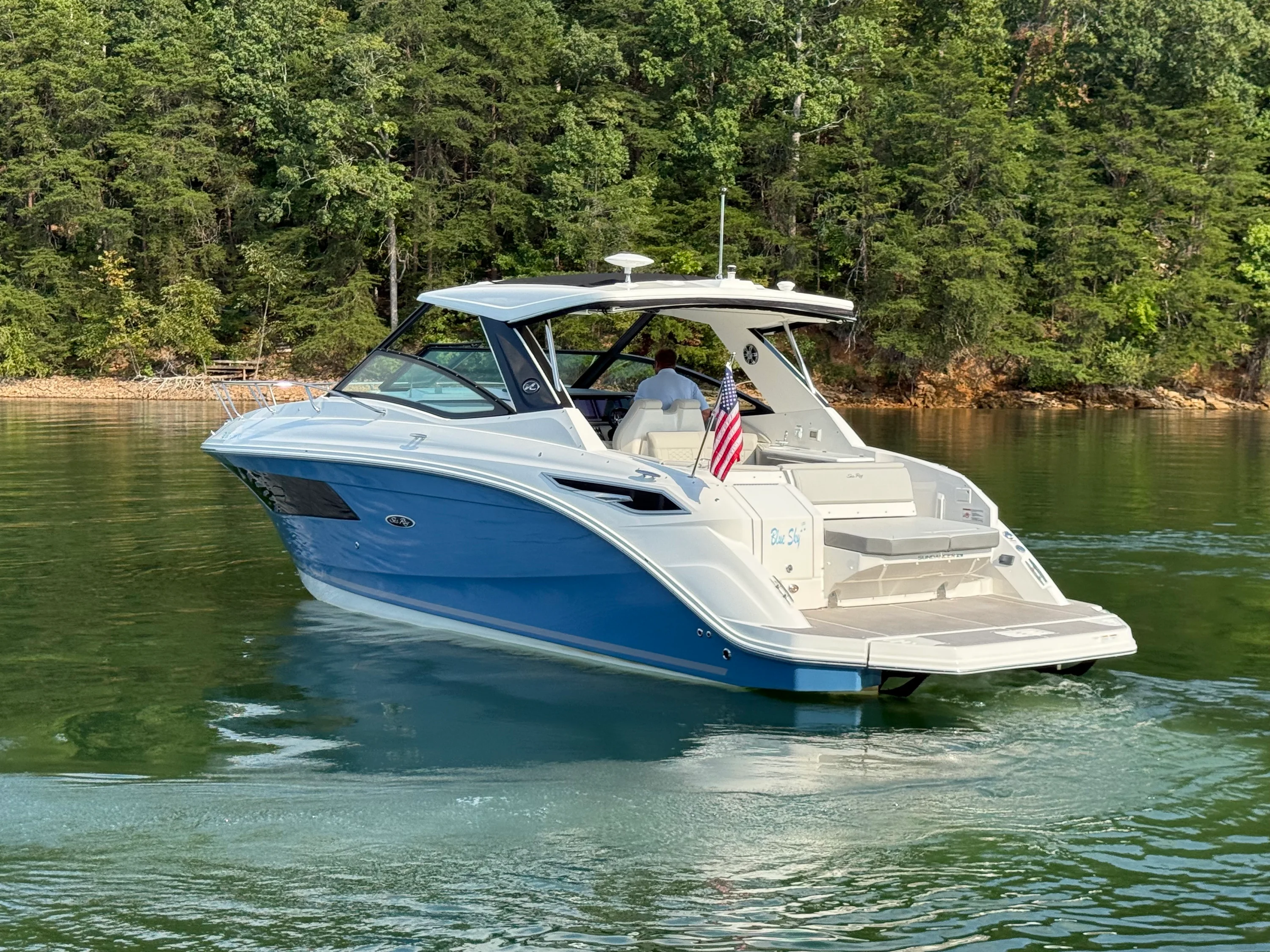 2024 Sea Ray 320 SUNDANCER Image Thumbnail #10