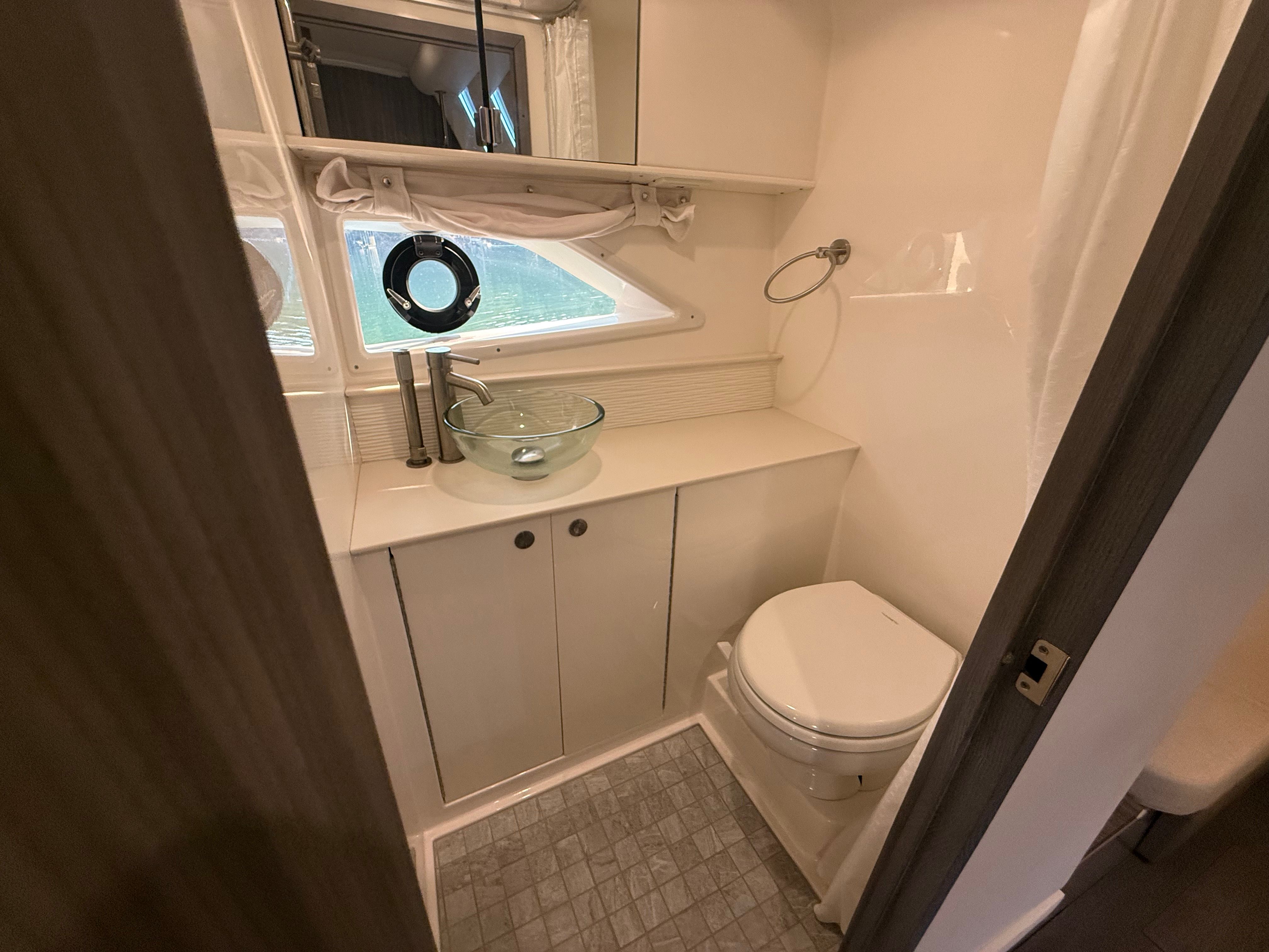 2024 Sea Ray 320 SUNDANCER Image Thumbnail #70