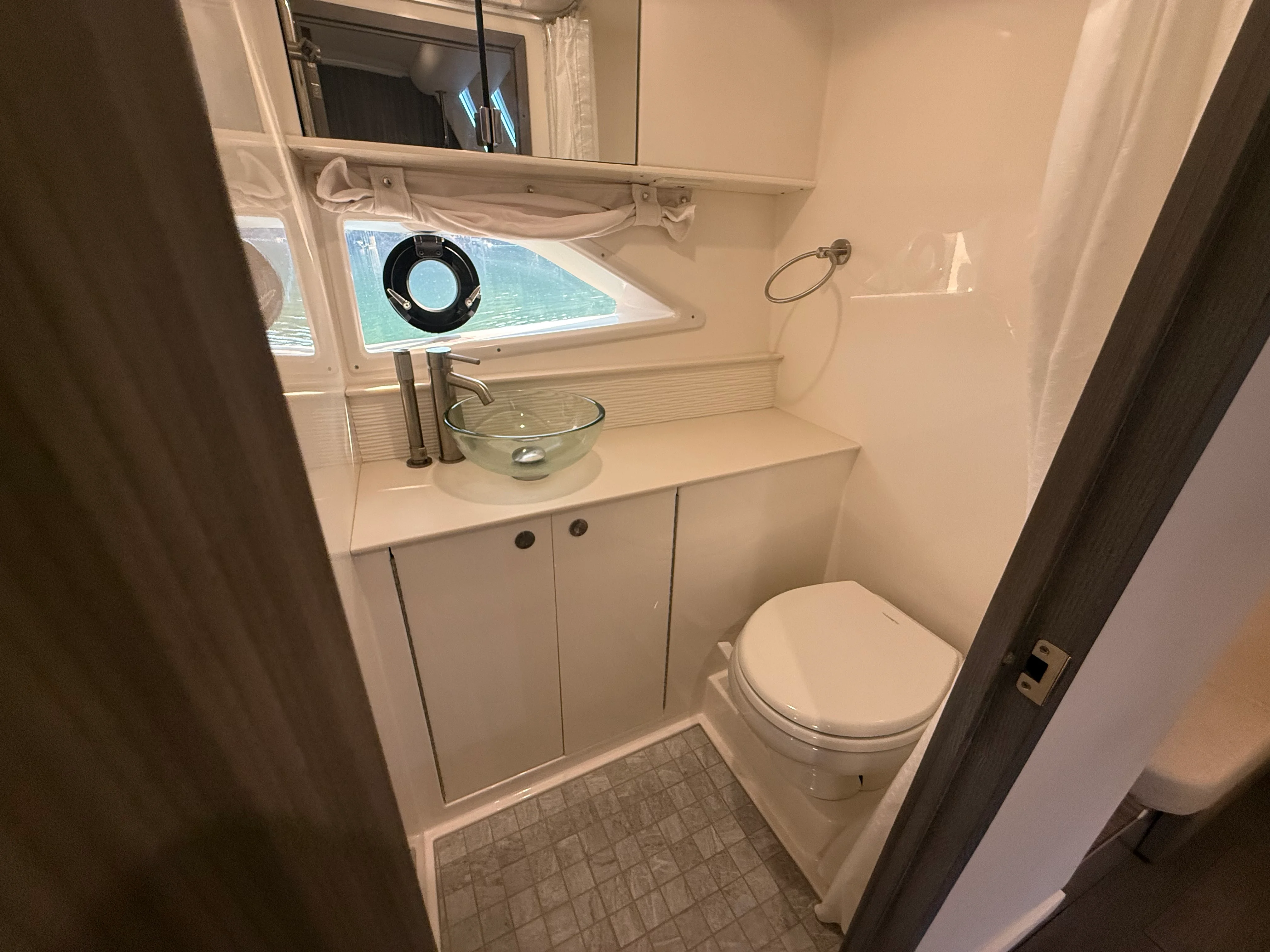 2024 Sea Ray 320 SUNDANCER Image Thumbnail #70