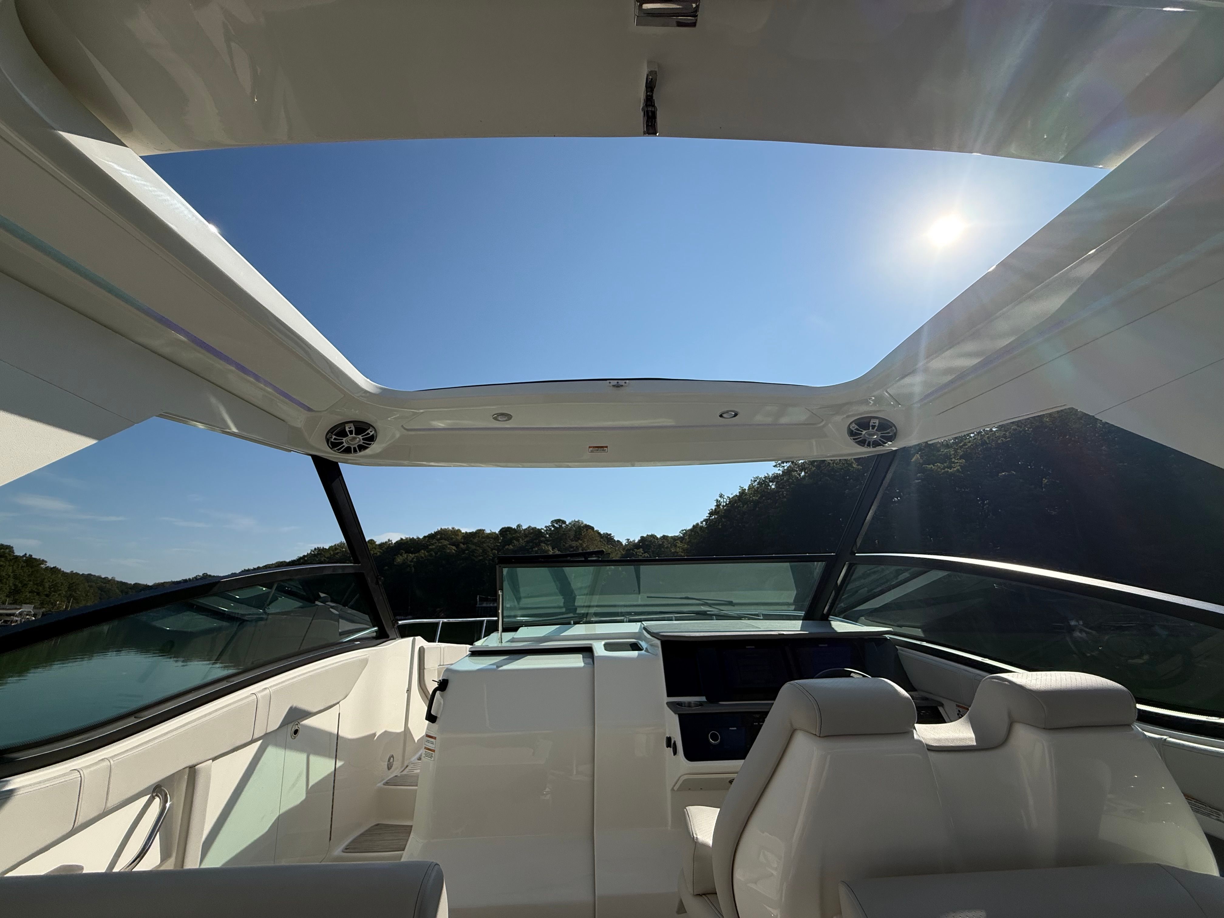 2024 Sea Ray 320 SUNDANCER Image Thumbnail #42