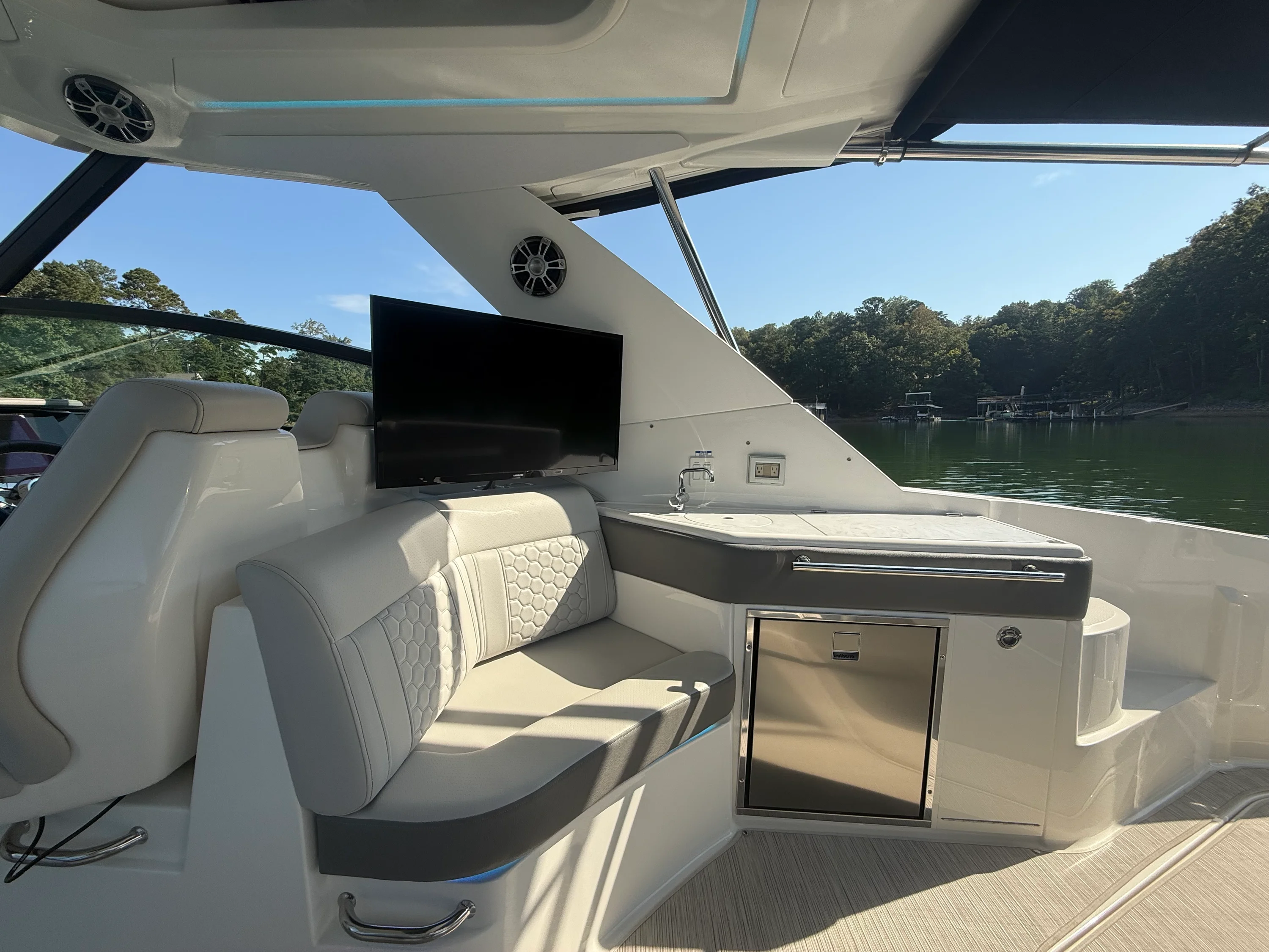 2024 Sea Ray 320 SUNDANCER Image Thumbnail #34
