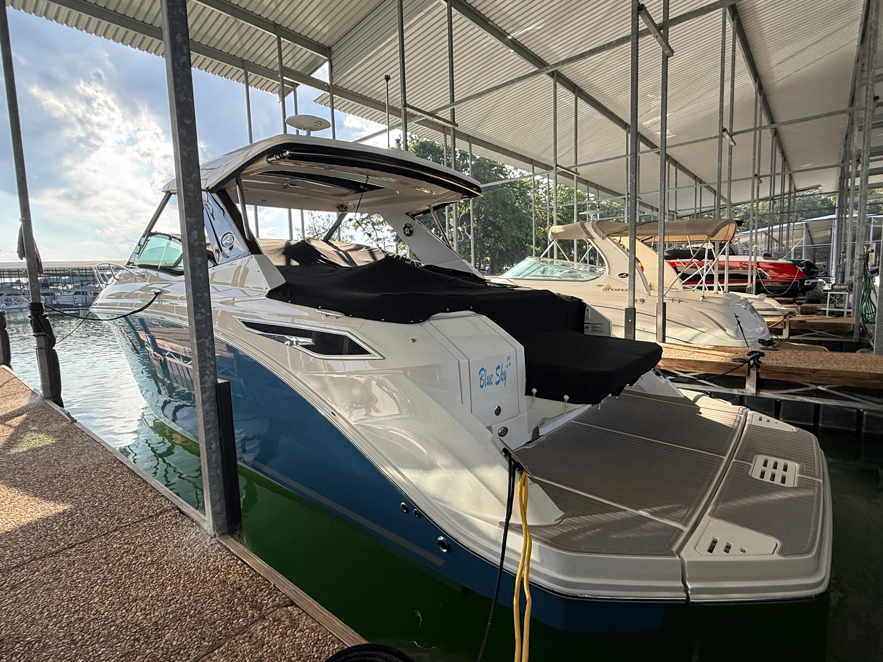 2024 Sea Ray 320 SUNDANCER Image Thumbnail #17