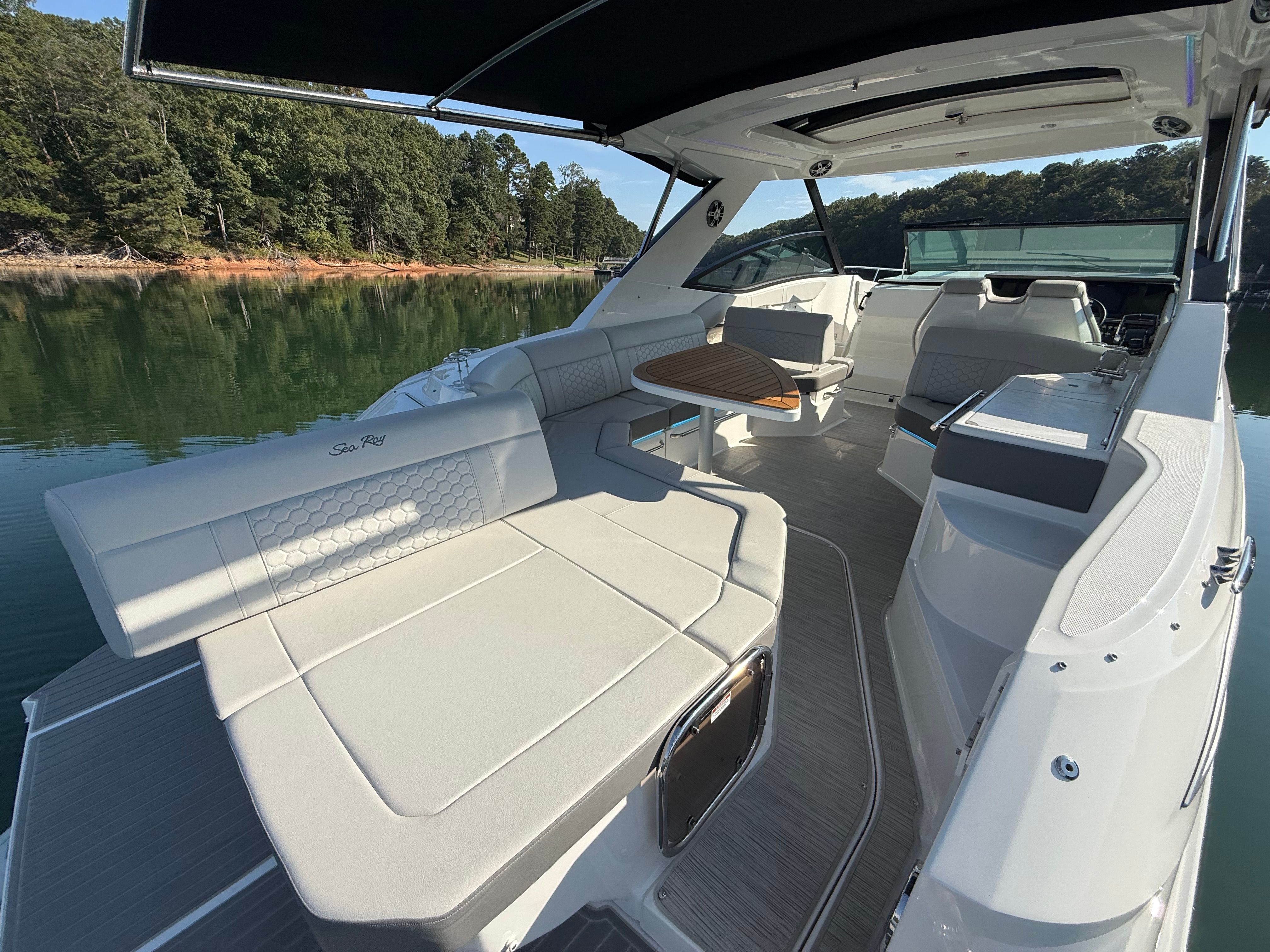 2024 Sea Ray 320 SUNDANCER Image Thumbnail #24