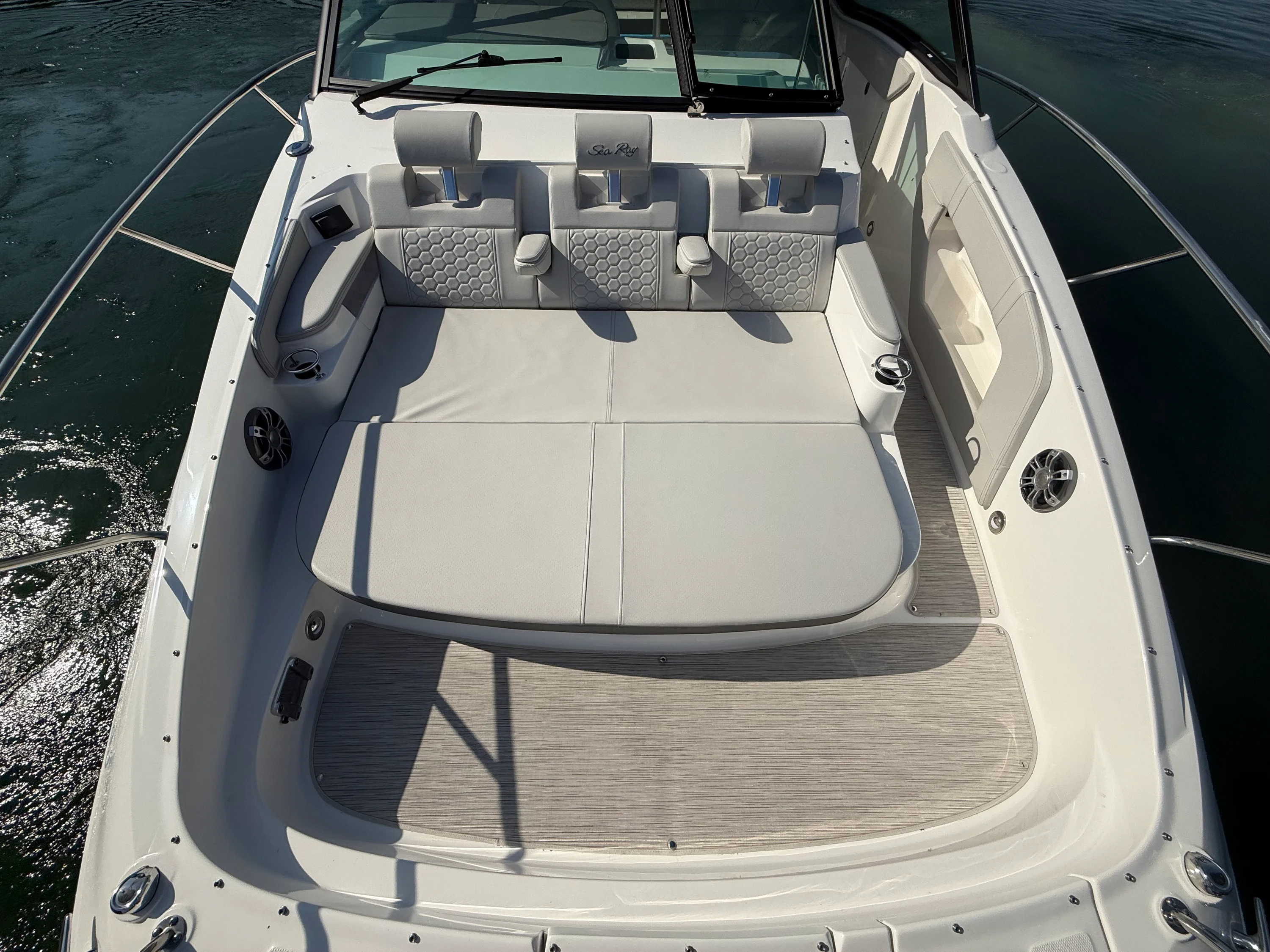 2024 Sea Ray 320 SUNDANCER Image Thumbnail #59