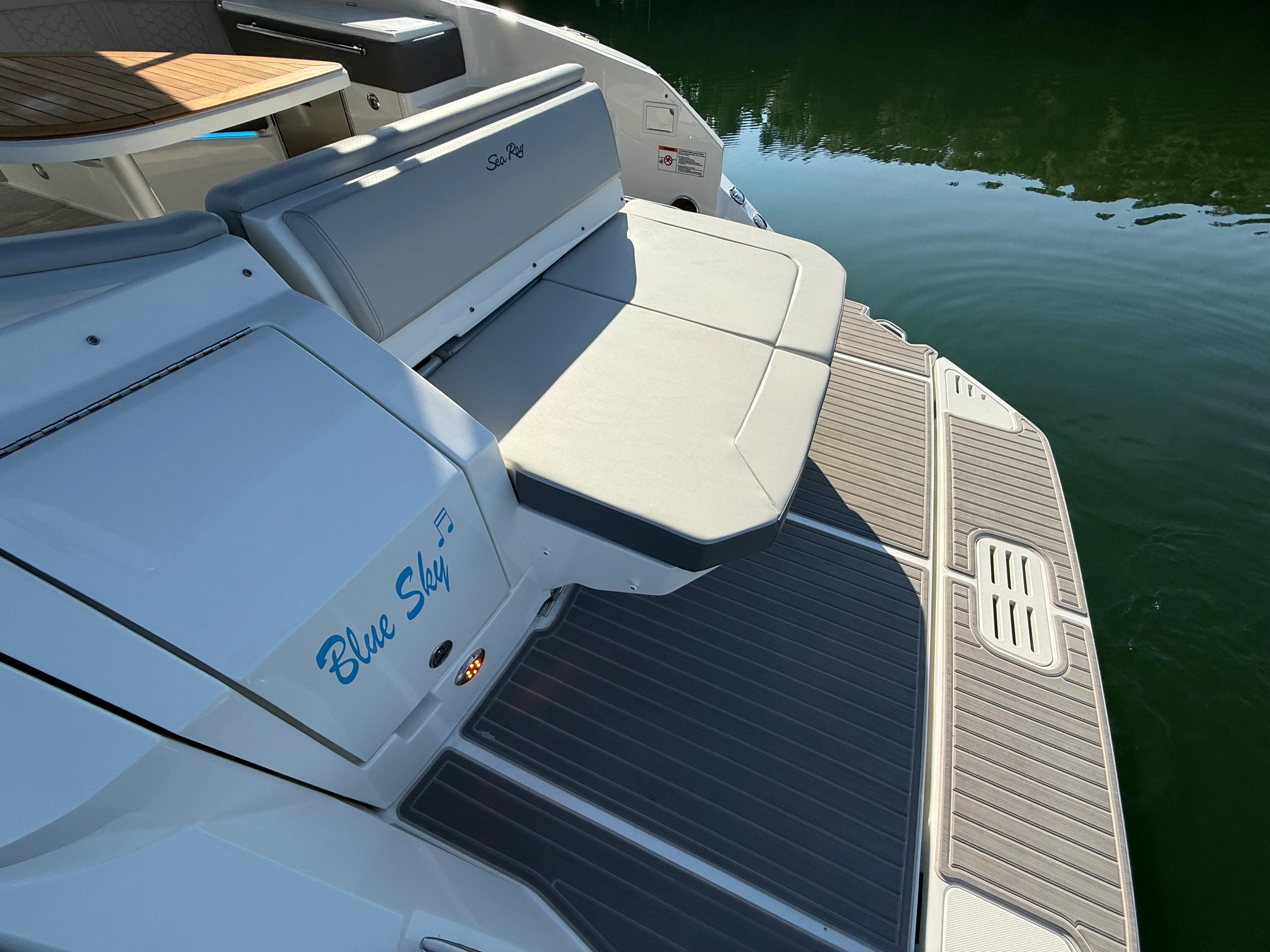 2024 Sea Ray 320 SUNDANCER Image Thumbnail #18