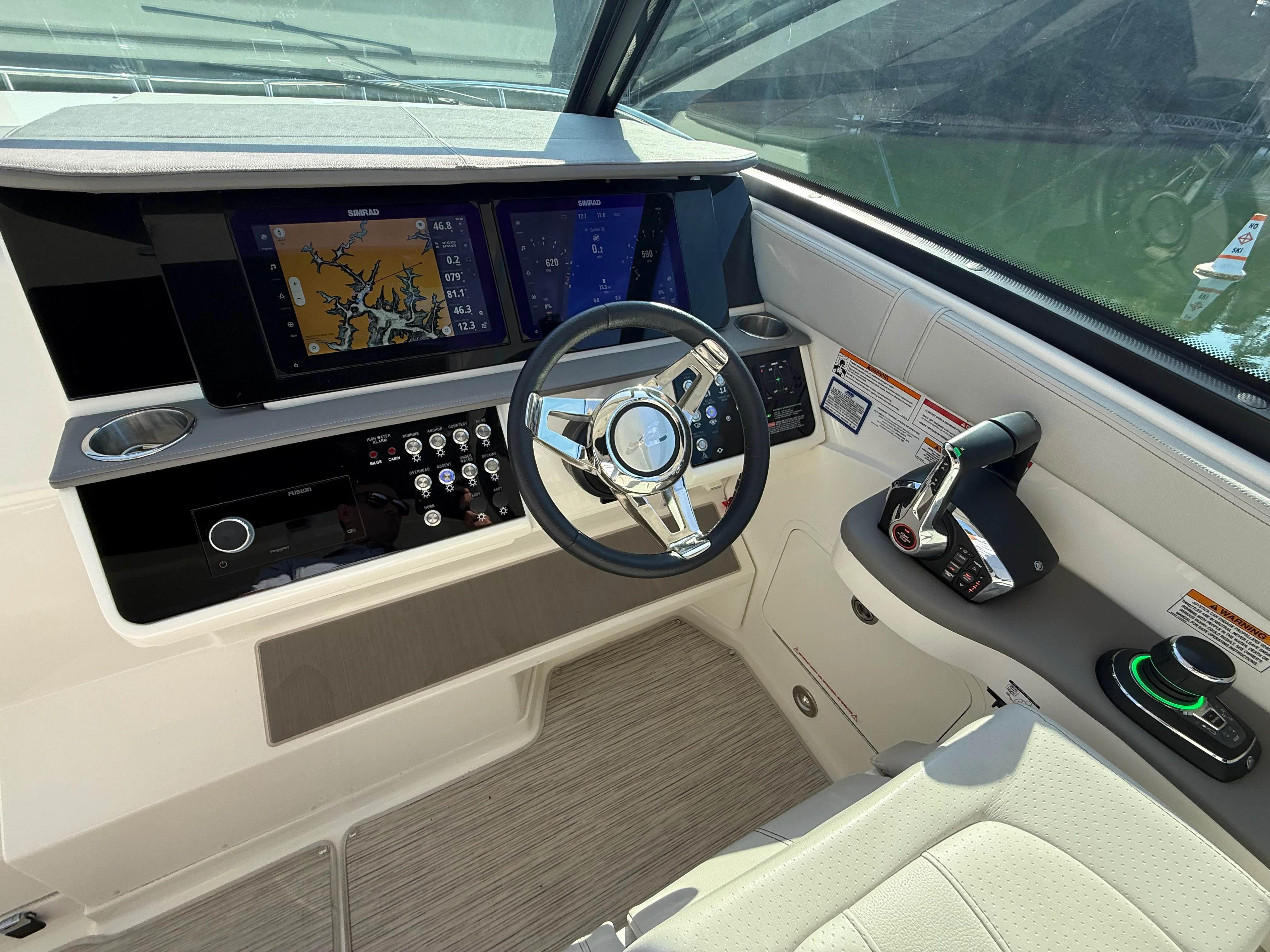 2024 Sea Ray 320 SUNDANCER Image Thumbnail #46