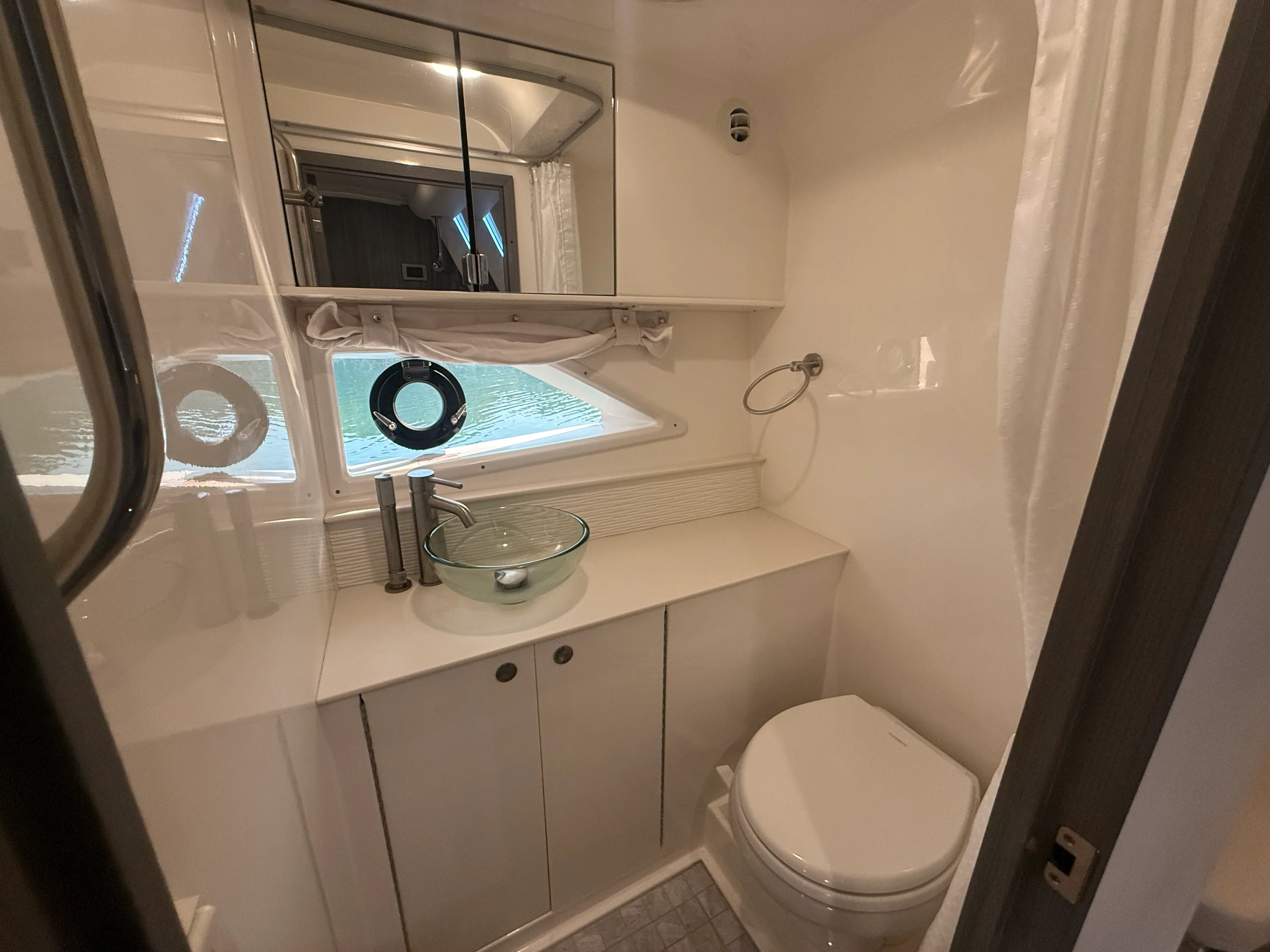 2024 Sea Ray 320 SUNDANCER Image Thumbnail #71