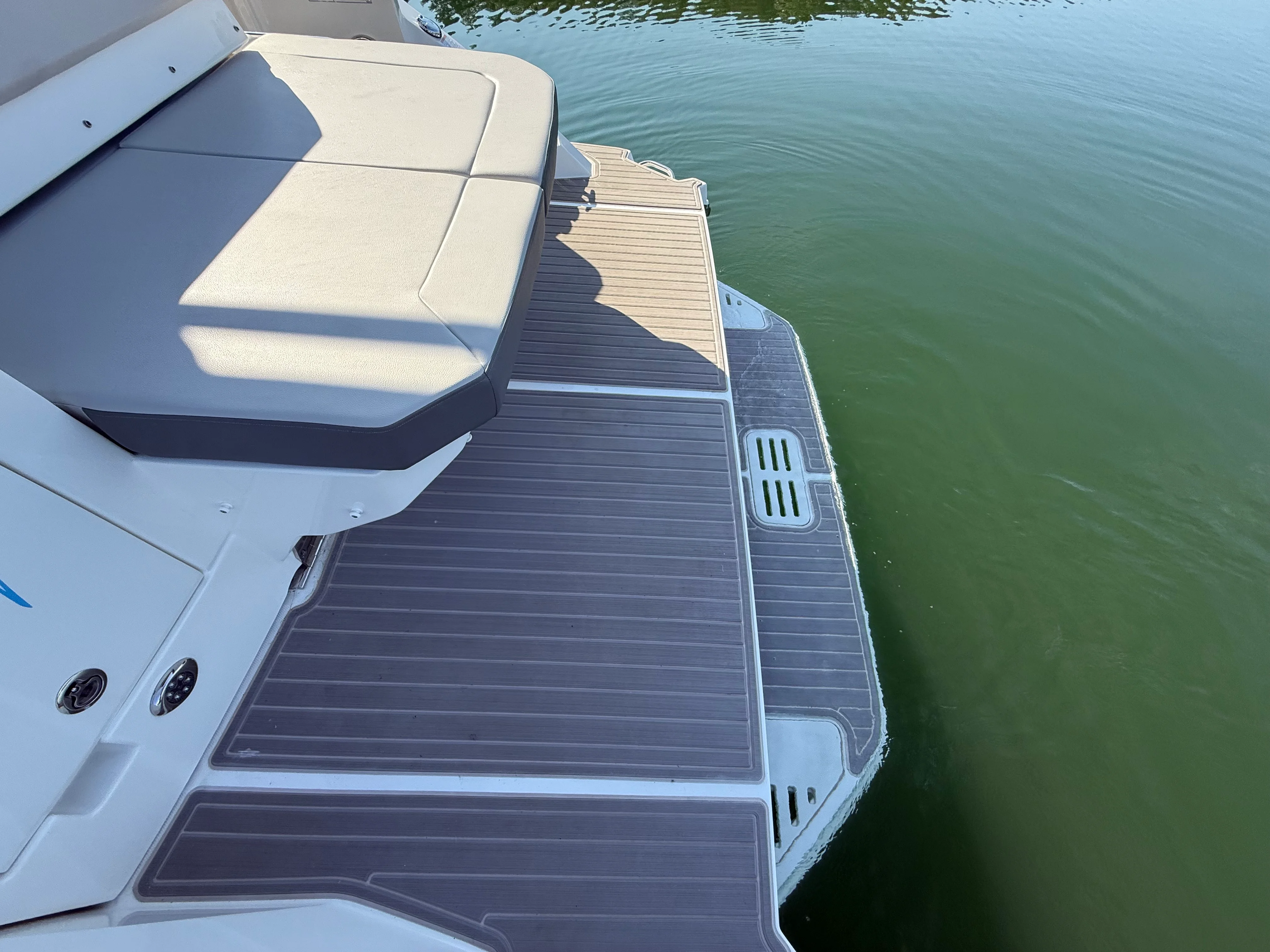 2024 Sea Ray 320 SUNDANCER Image Thumbnail #21