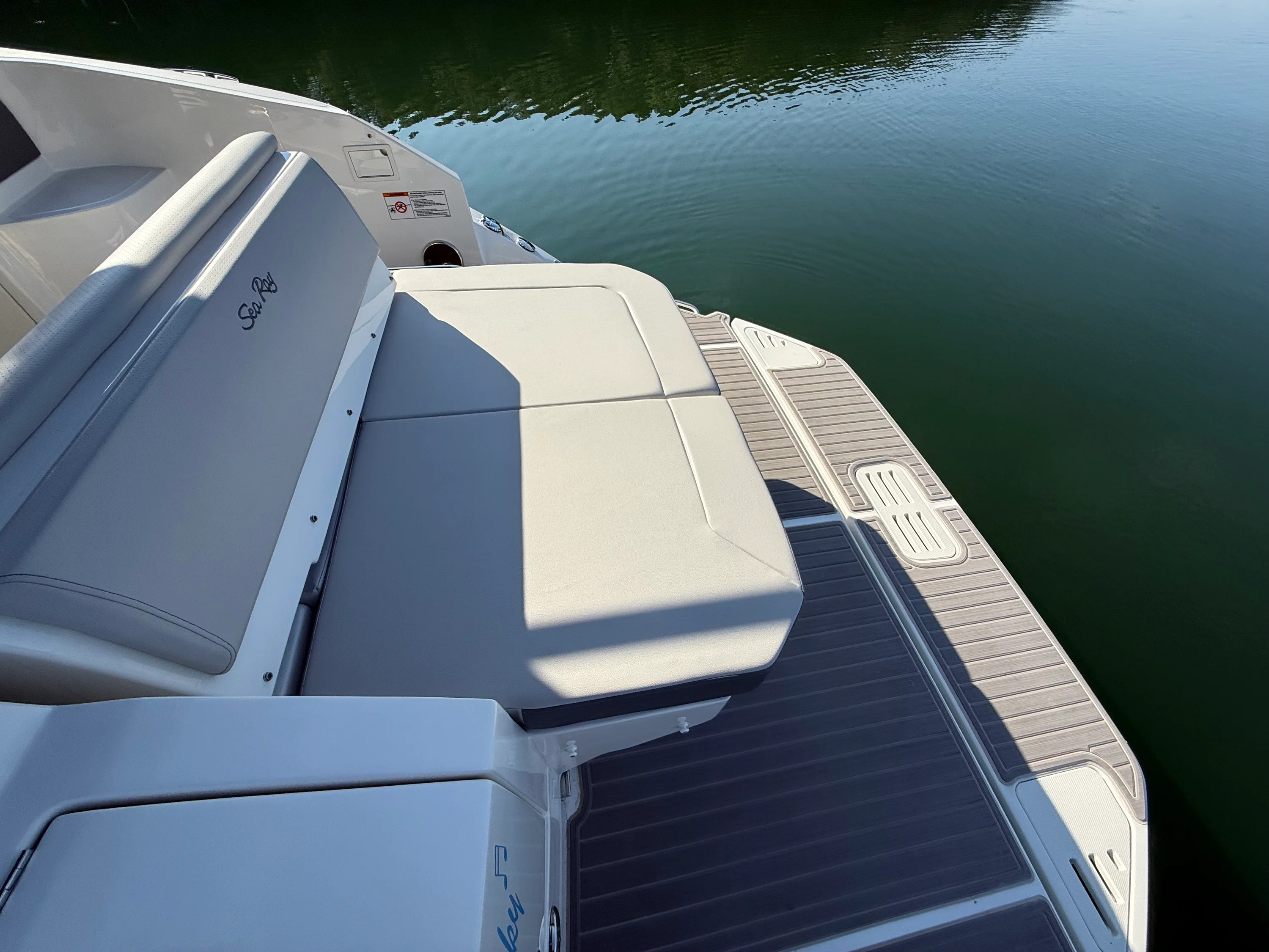 2024 Sea Ray 320 SUNDANCER Image Thumbnail #19