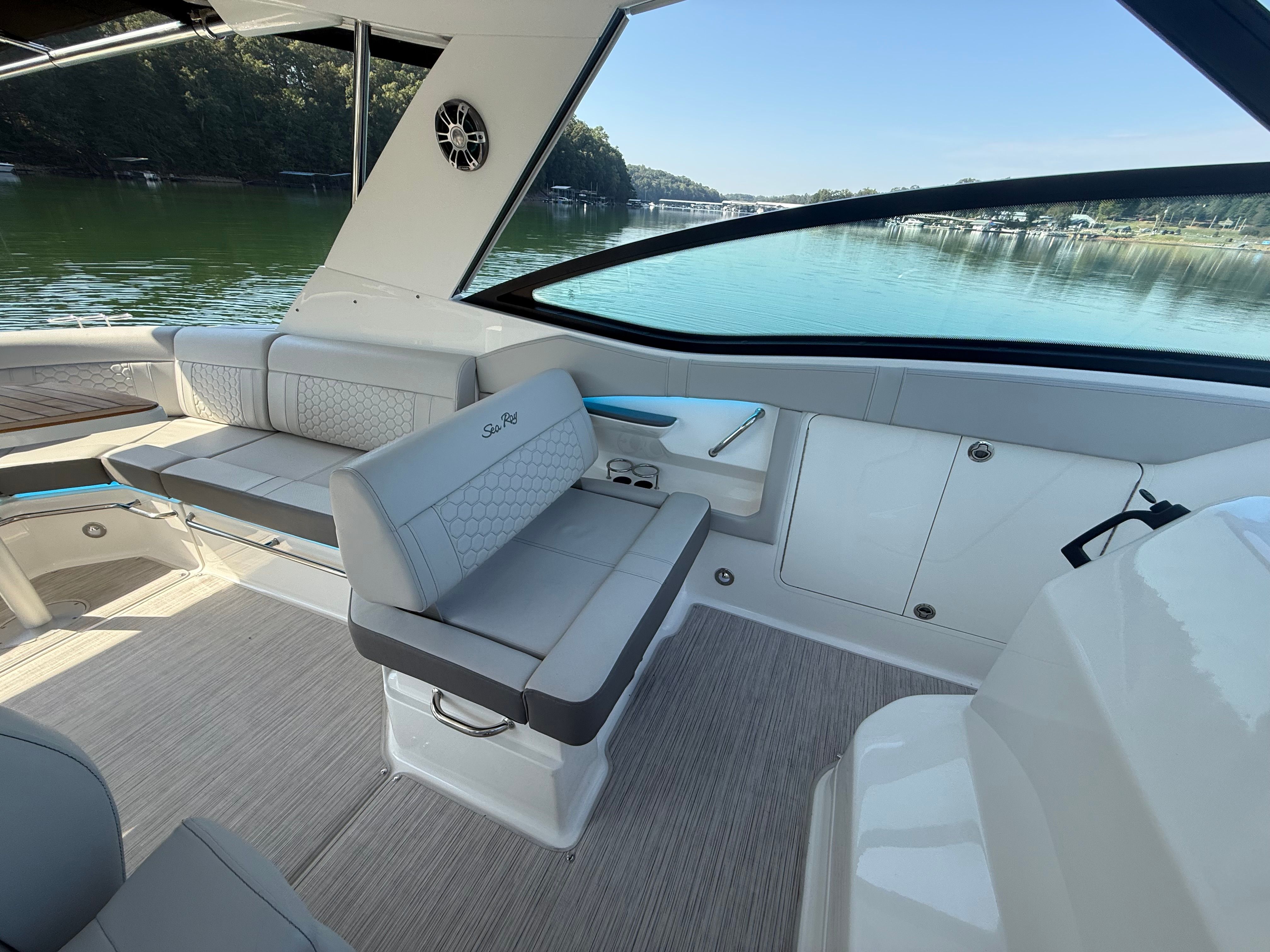 2024 Sea Ray 320 SUNDANCER Image Thumbnail #55