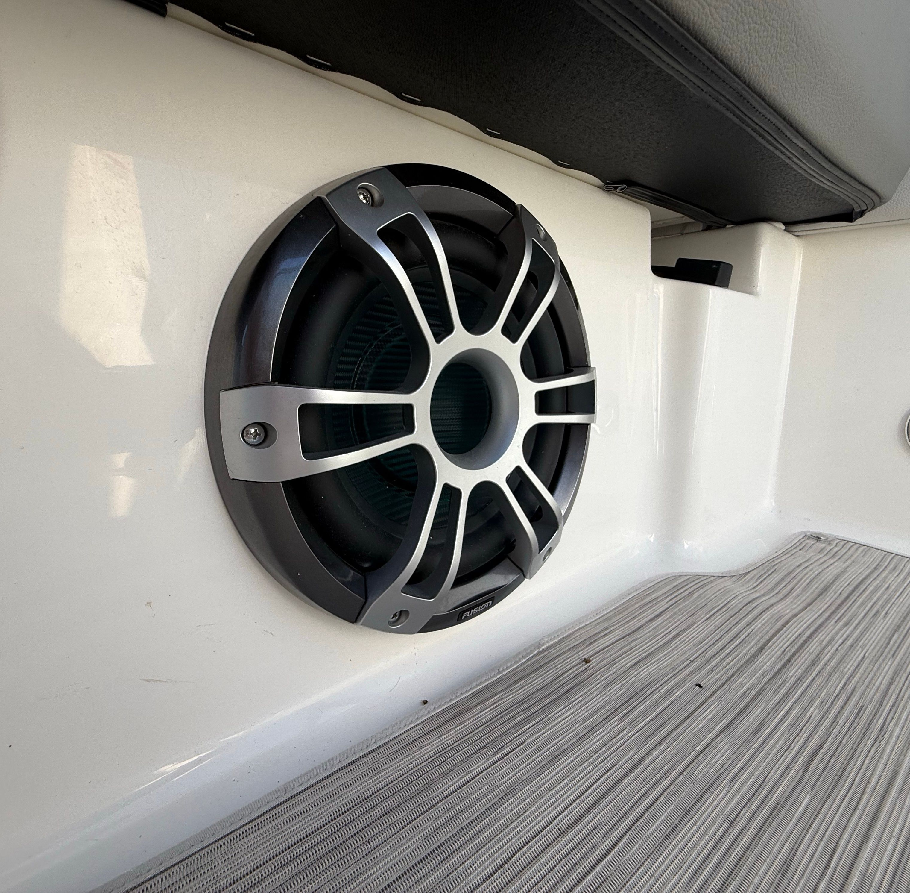 2024 Sea Ray 320 SUNDANCER Image Thumbnail #54