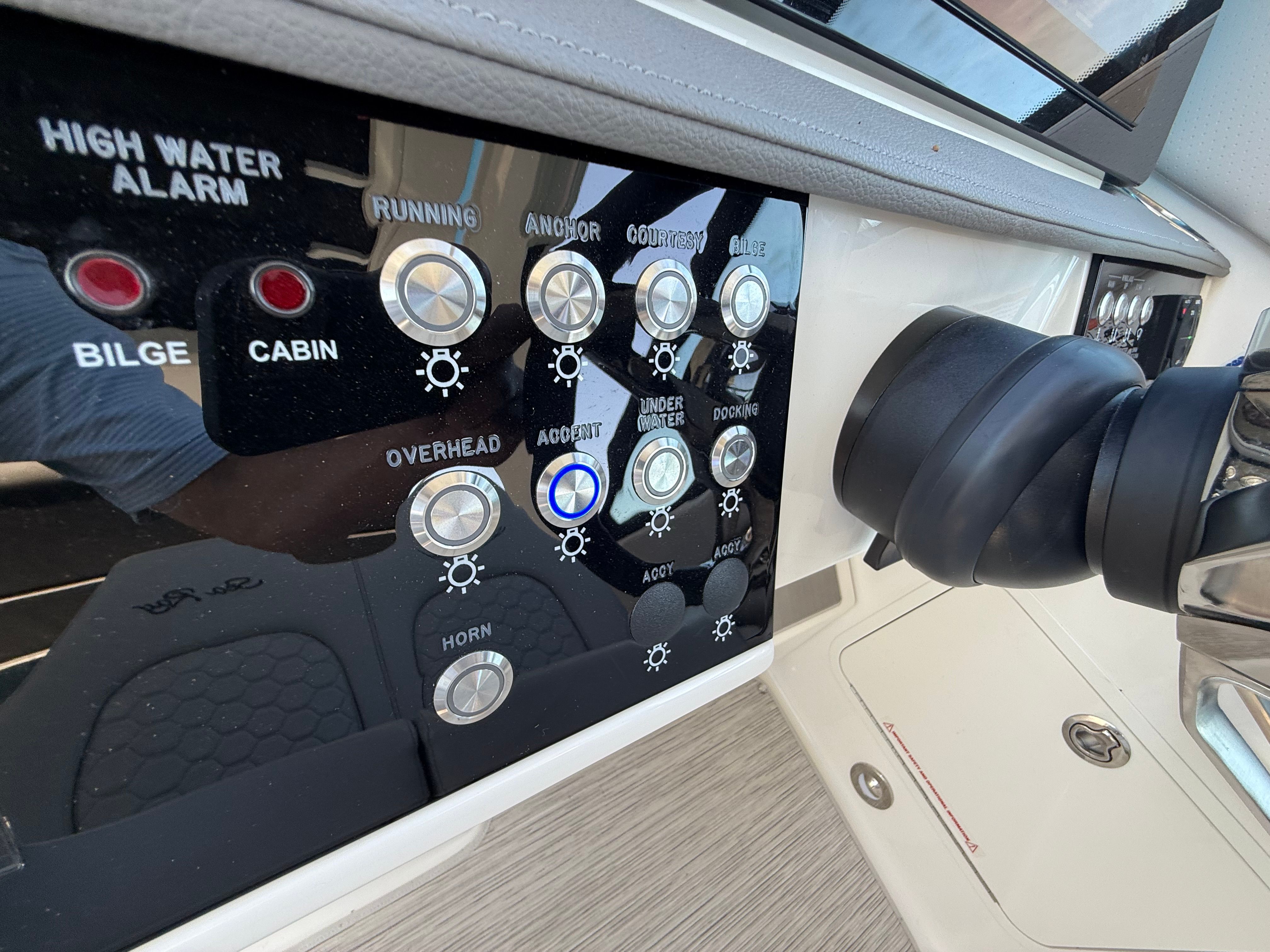 2024 Sea Ray 320 SUNDANCER Image Thumbnail #52