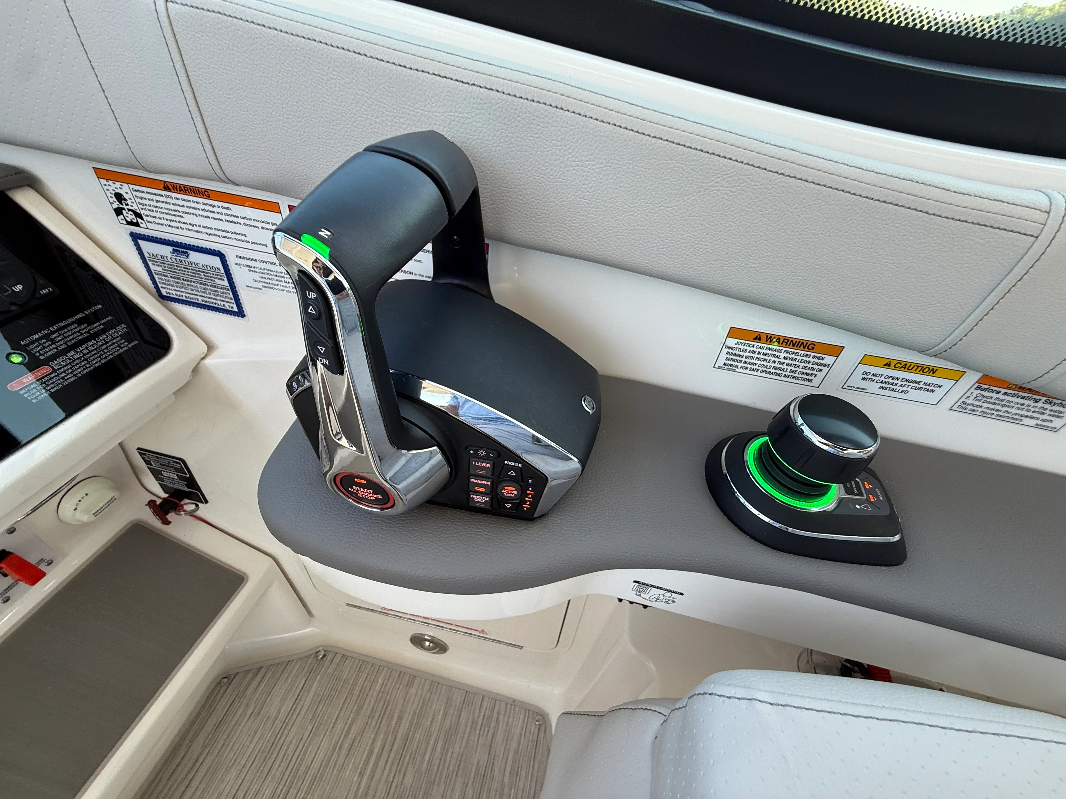 2024 Sea Ray 320 SUNDANCER Image Thumbnail #53