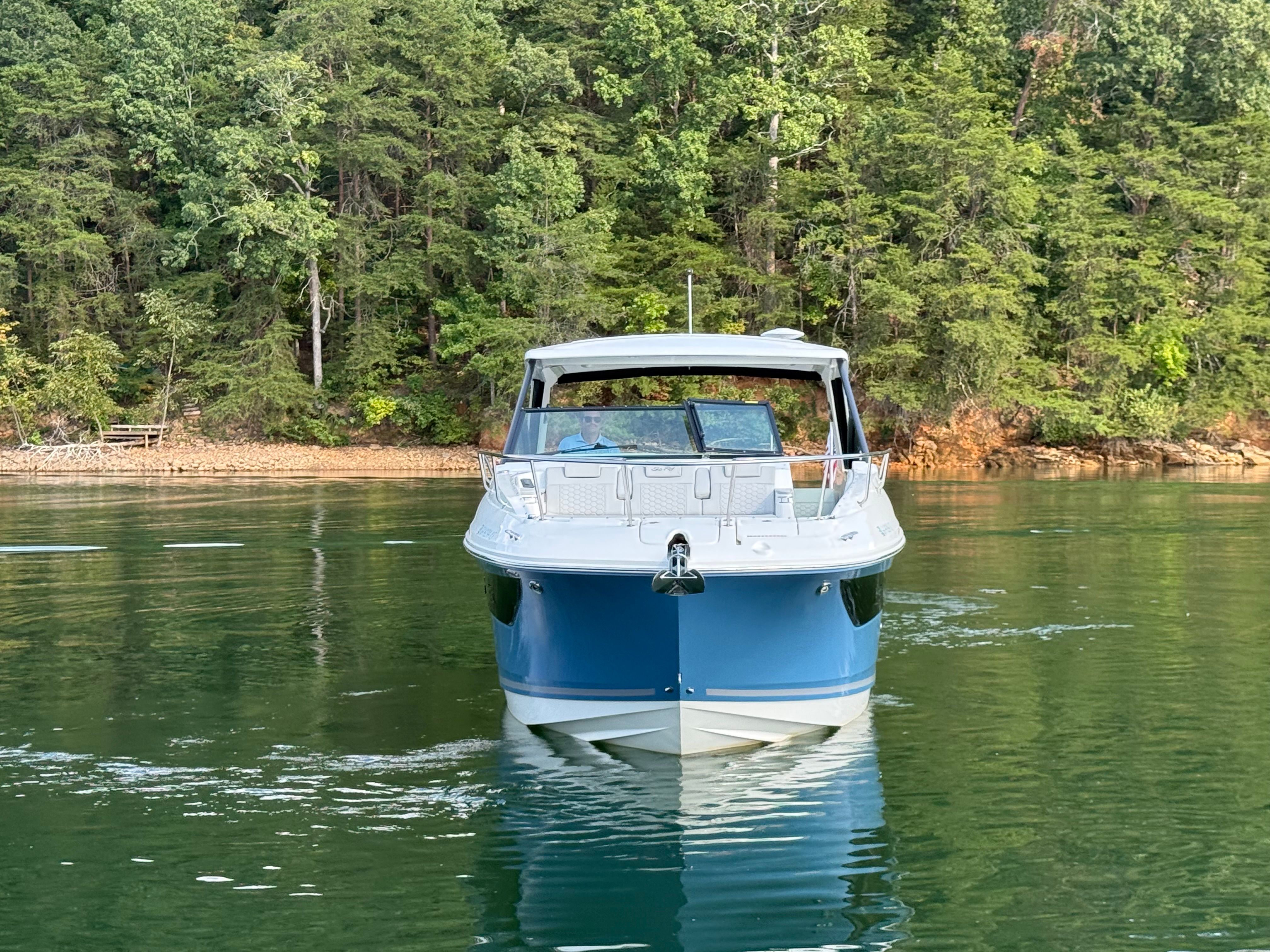 2024 Sea Ray 320 SUNDANCER Image Thumbnail #2