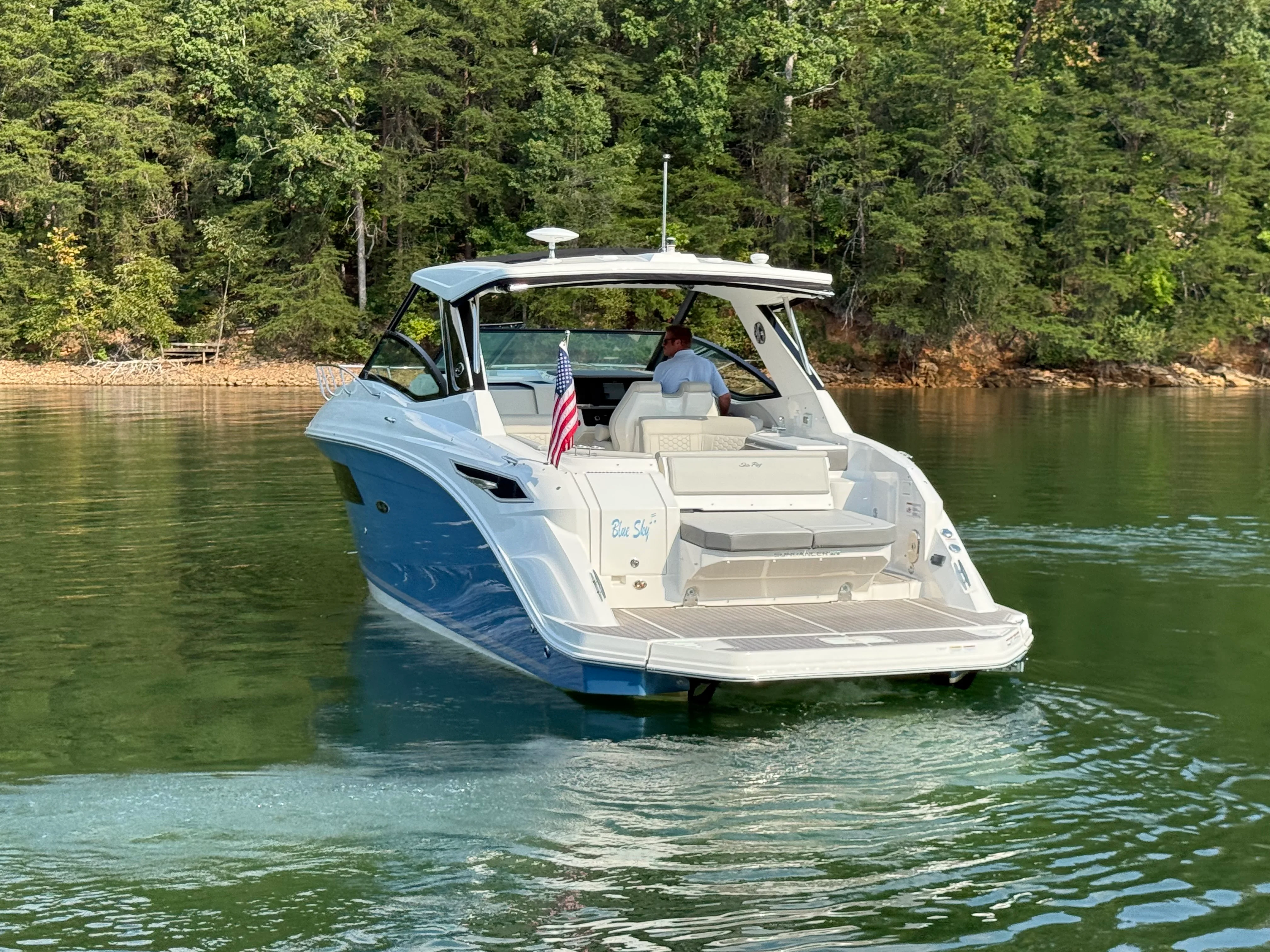 2024 Sea Ray 320 SUNDANCER Image Thumbnail #9