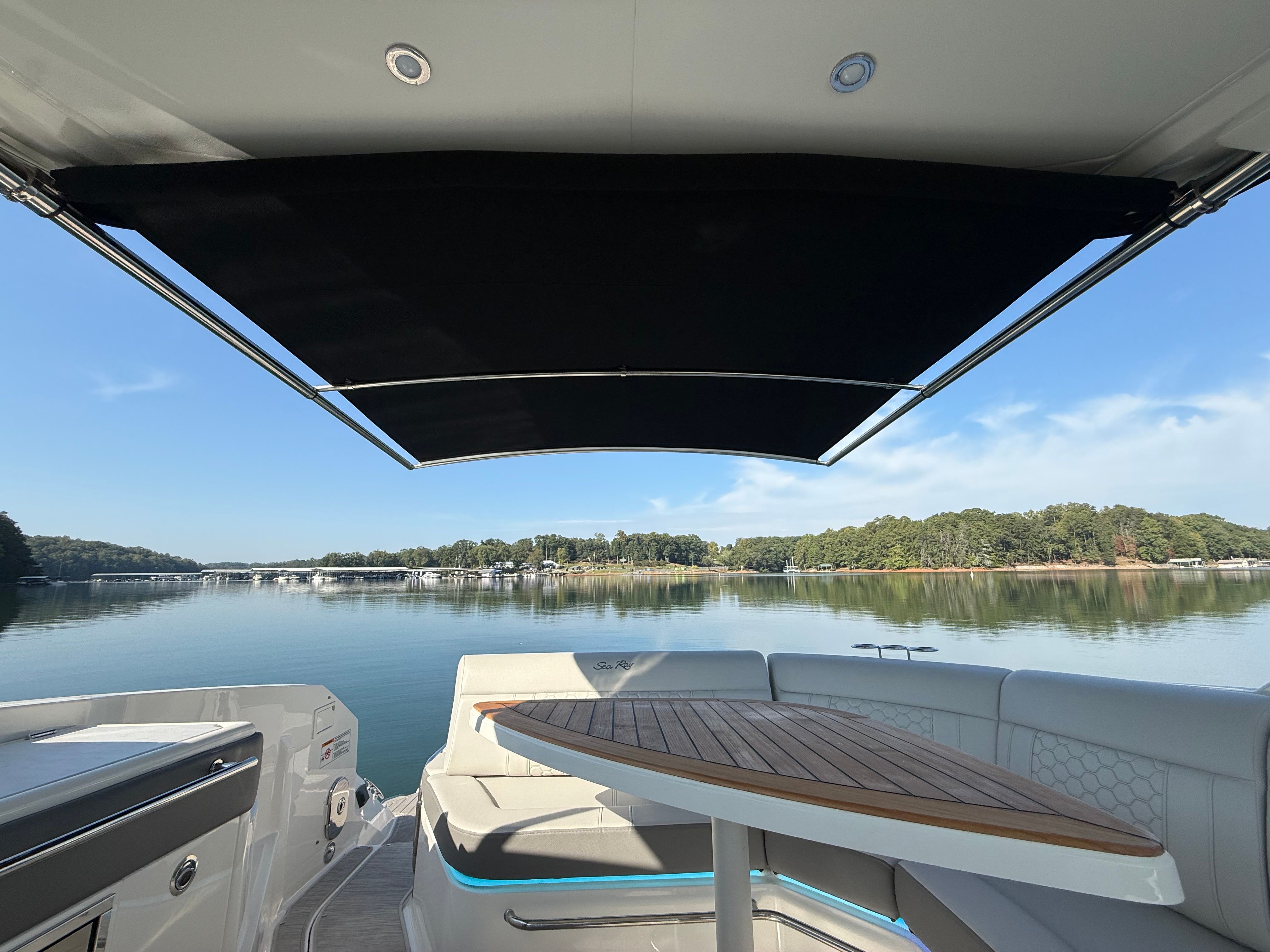 2024 Sea Ray 320 SUNDANCER Image Thumbnail #40